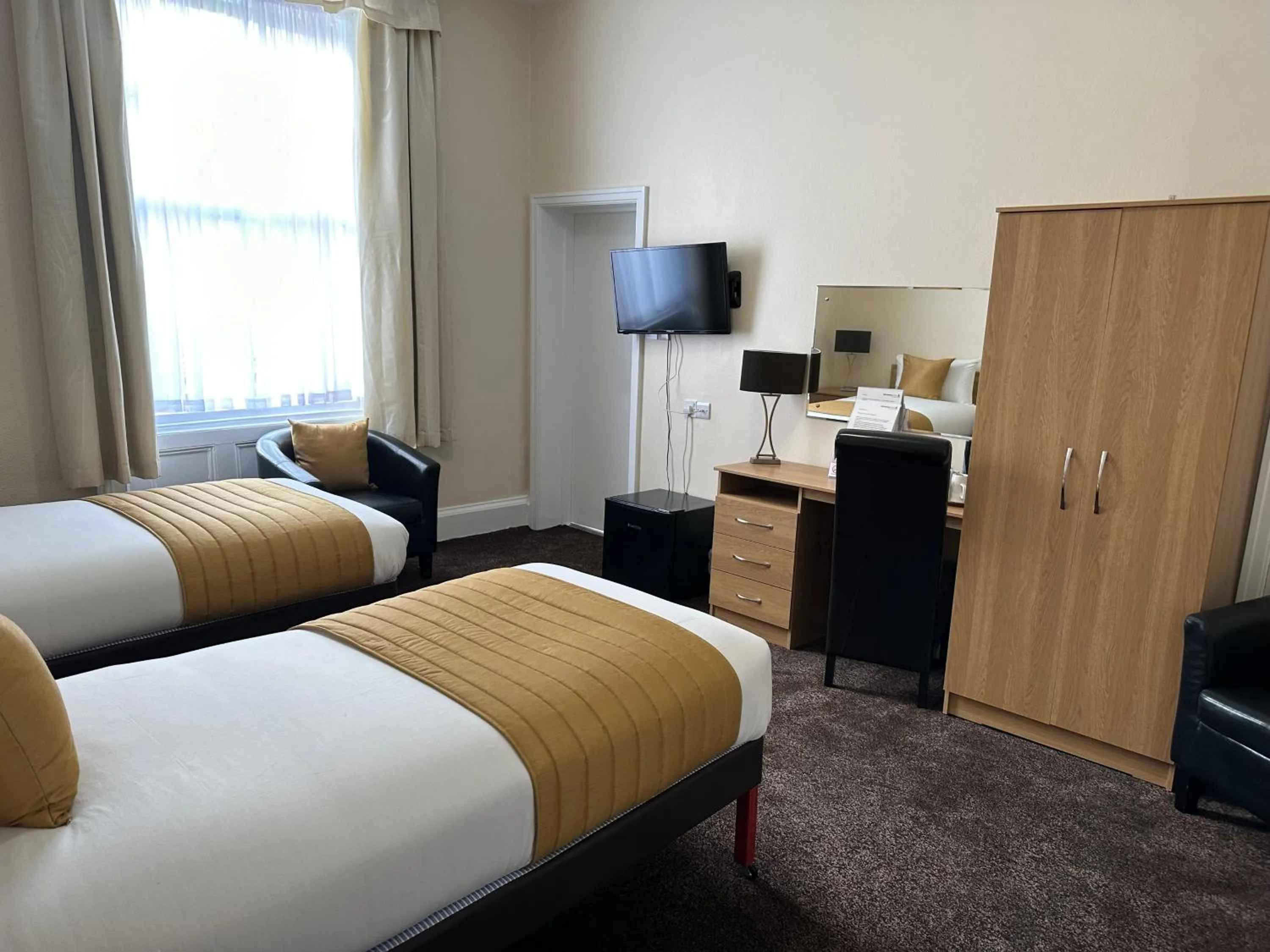 Twin Room with Sea View in Clifton Hotel