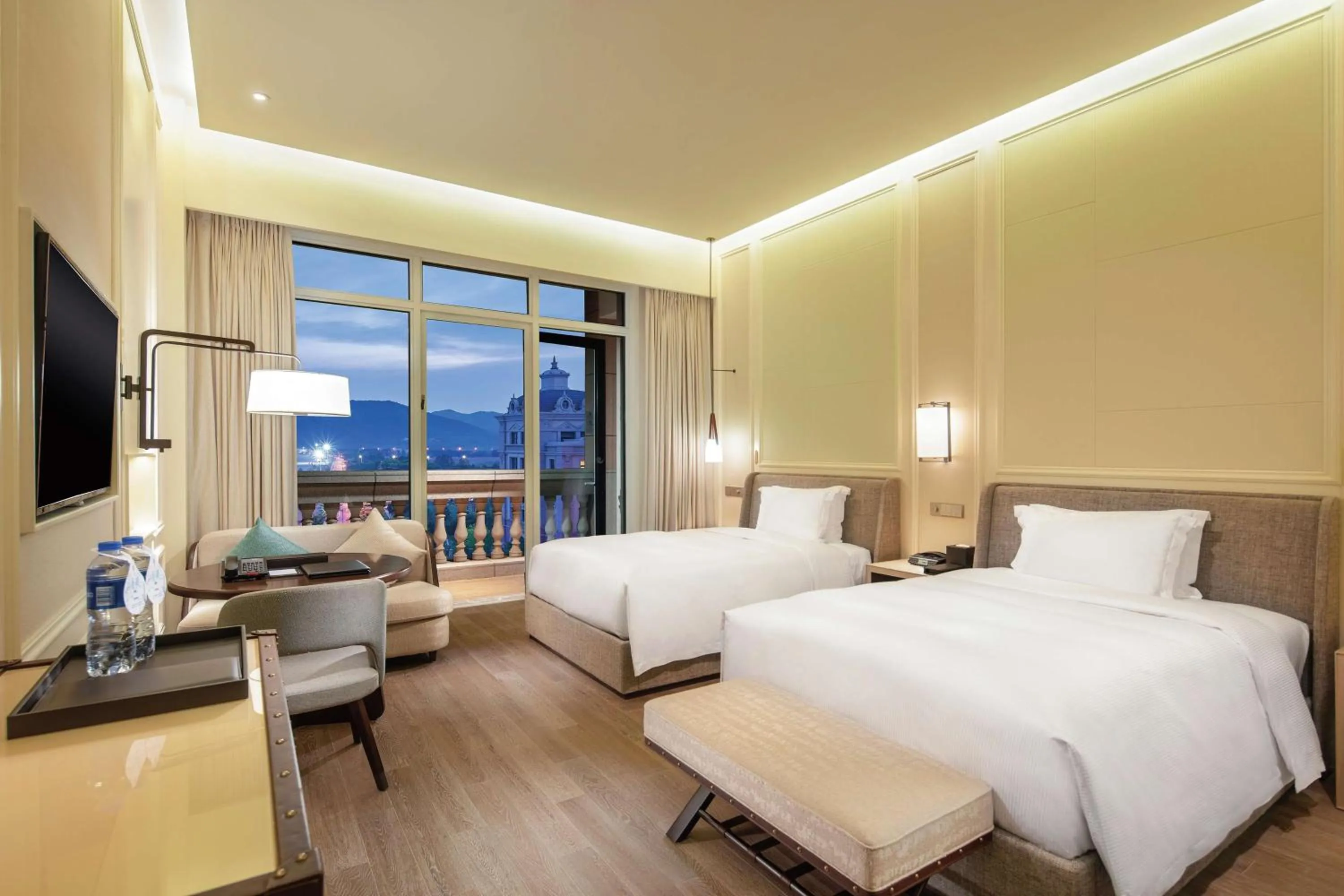 Executive Twin Room in Hilton Dalian Golden Pebble Beach Resort