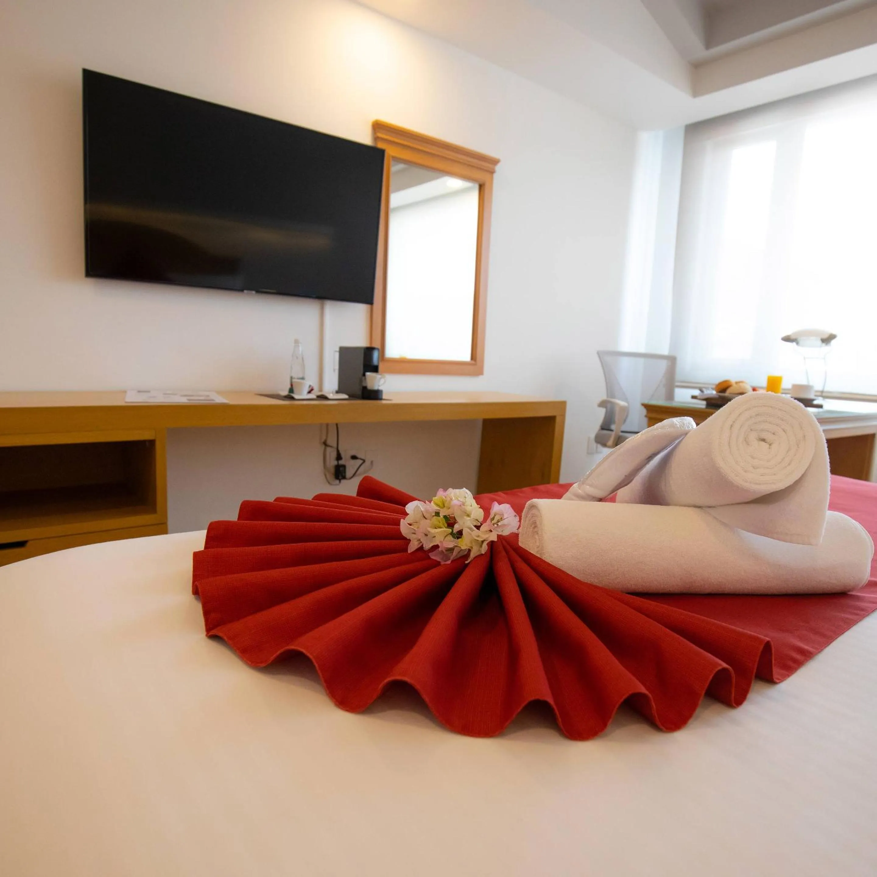 Premium King Room in Hotel Horizon & Convention Center