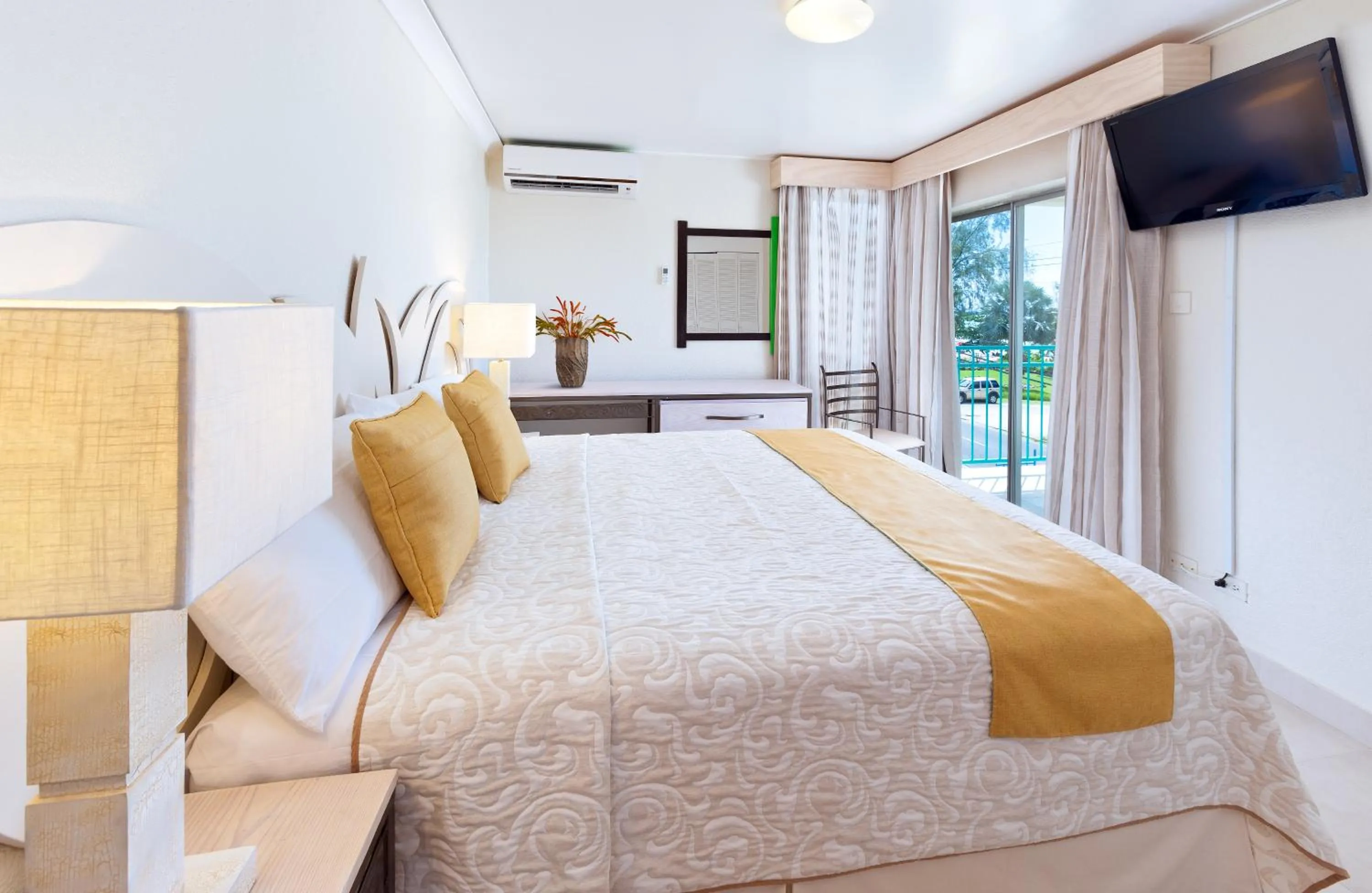 Deluxe Queen Suite in Blue Horizon Hotel