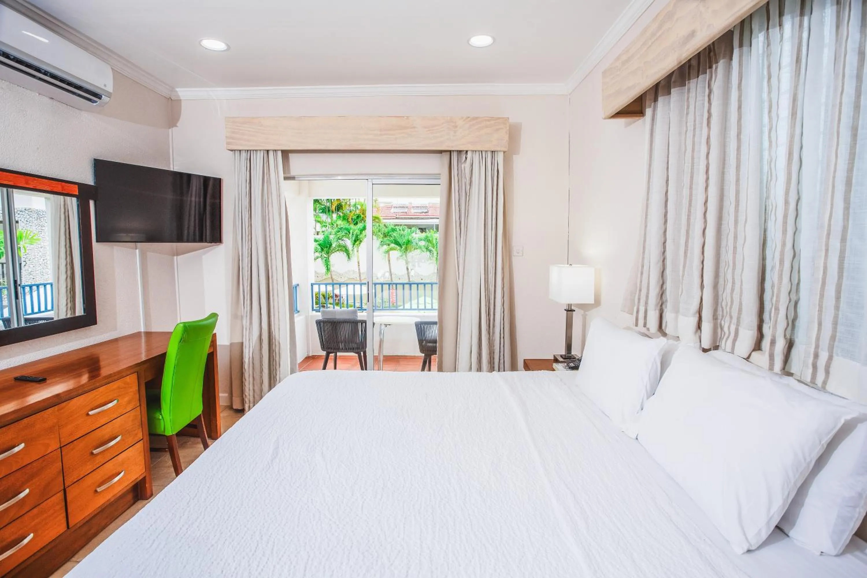 King Room in Blue Horizon Hotel