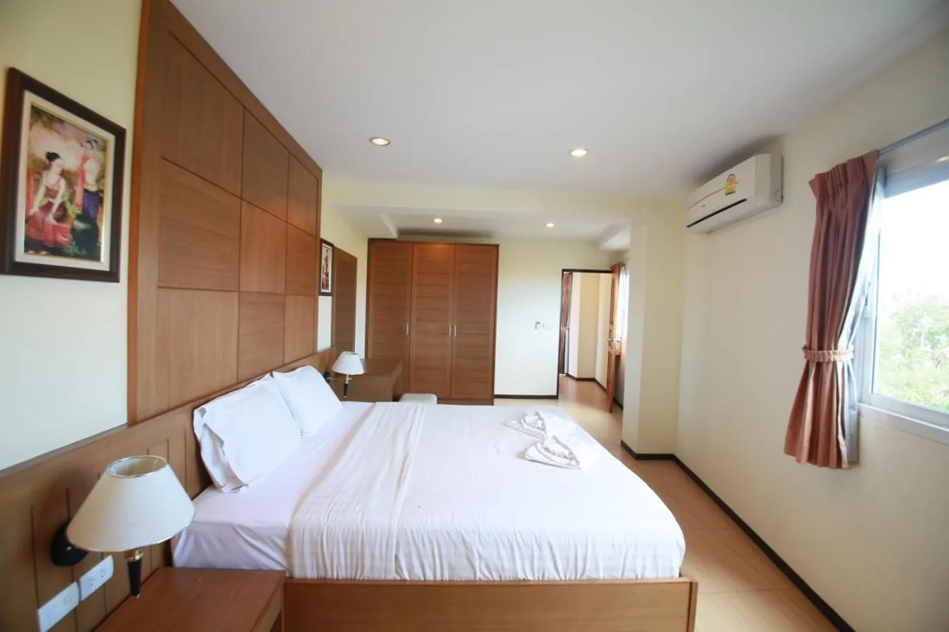 One-Bedroom Suite in The Icon Place 2 @ Nurn Plub Wan