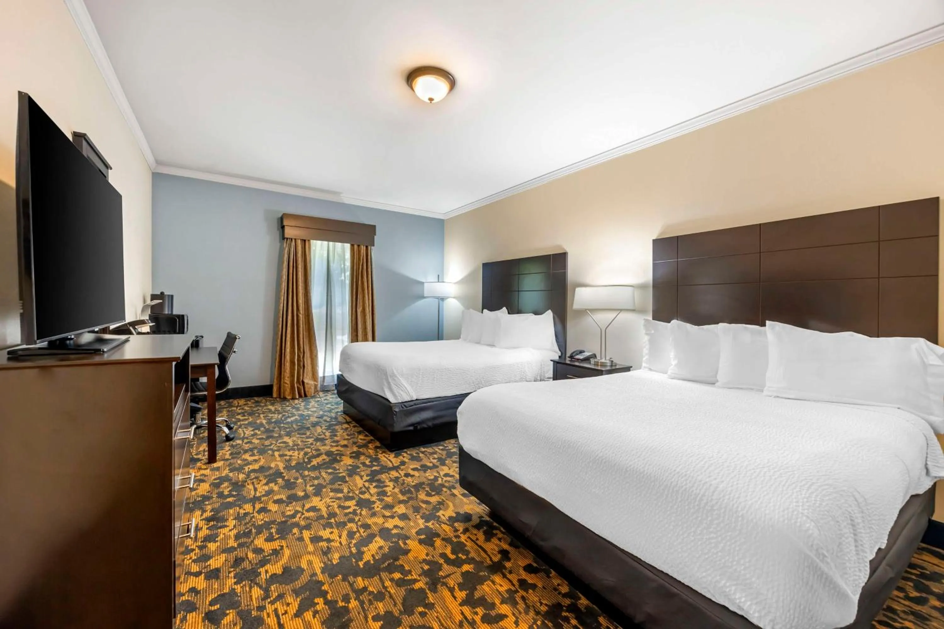 Queen Room with Two Queen Beds - Non-Smoking in Best Western Brentwood