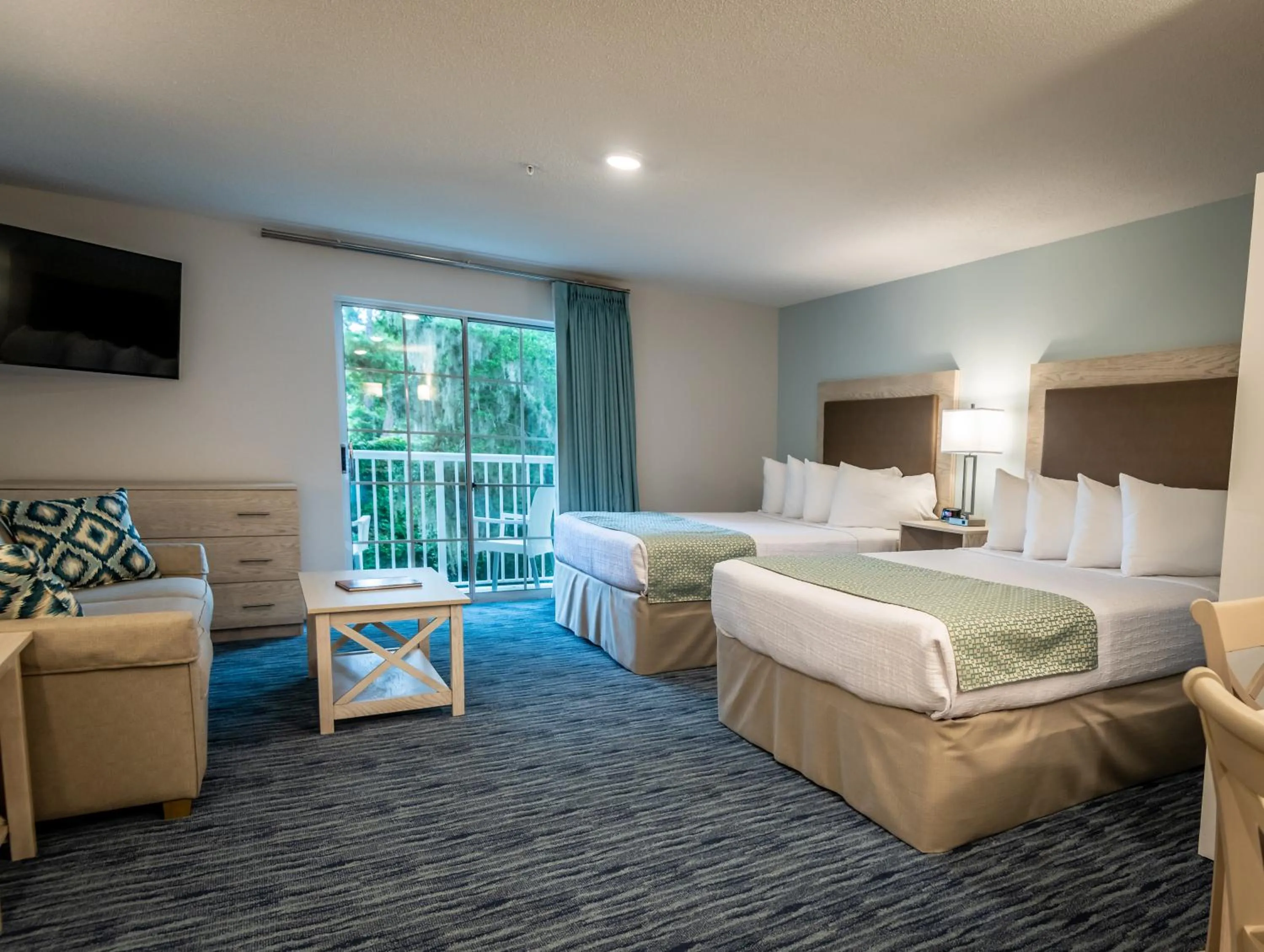 Queen Suite - single occupancy in Palmera Inn and Suites