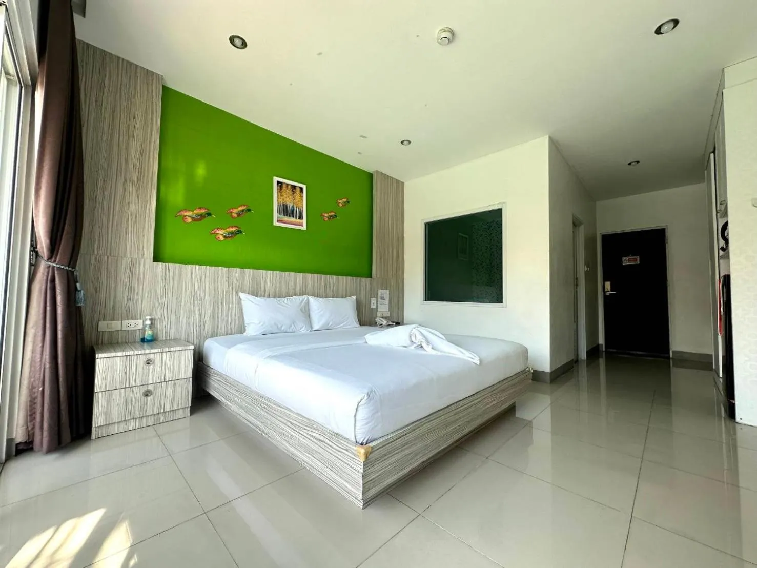 Deluxe Double Room with Pool Access in Anantra Pattaya Resort