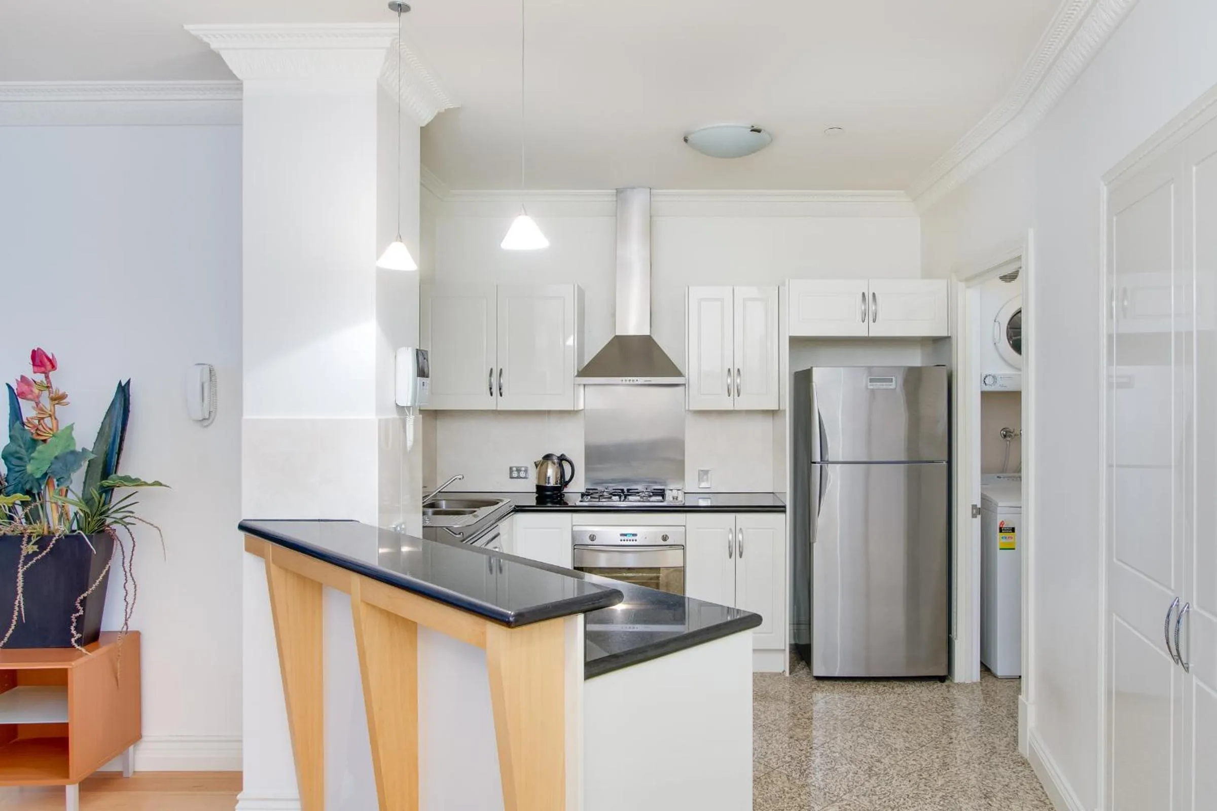 One-Bedroom Apartment in MacArthur Chambers