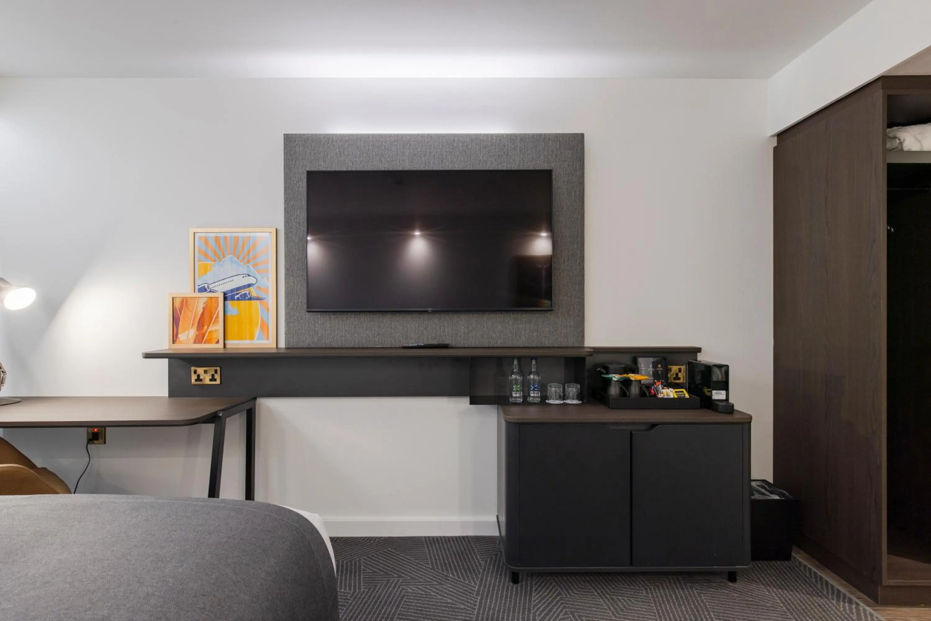 Standard Room with Two Single Beds in Holiday Inn Bristol Airport by IHG