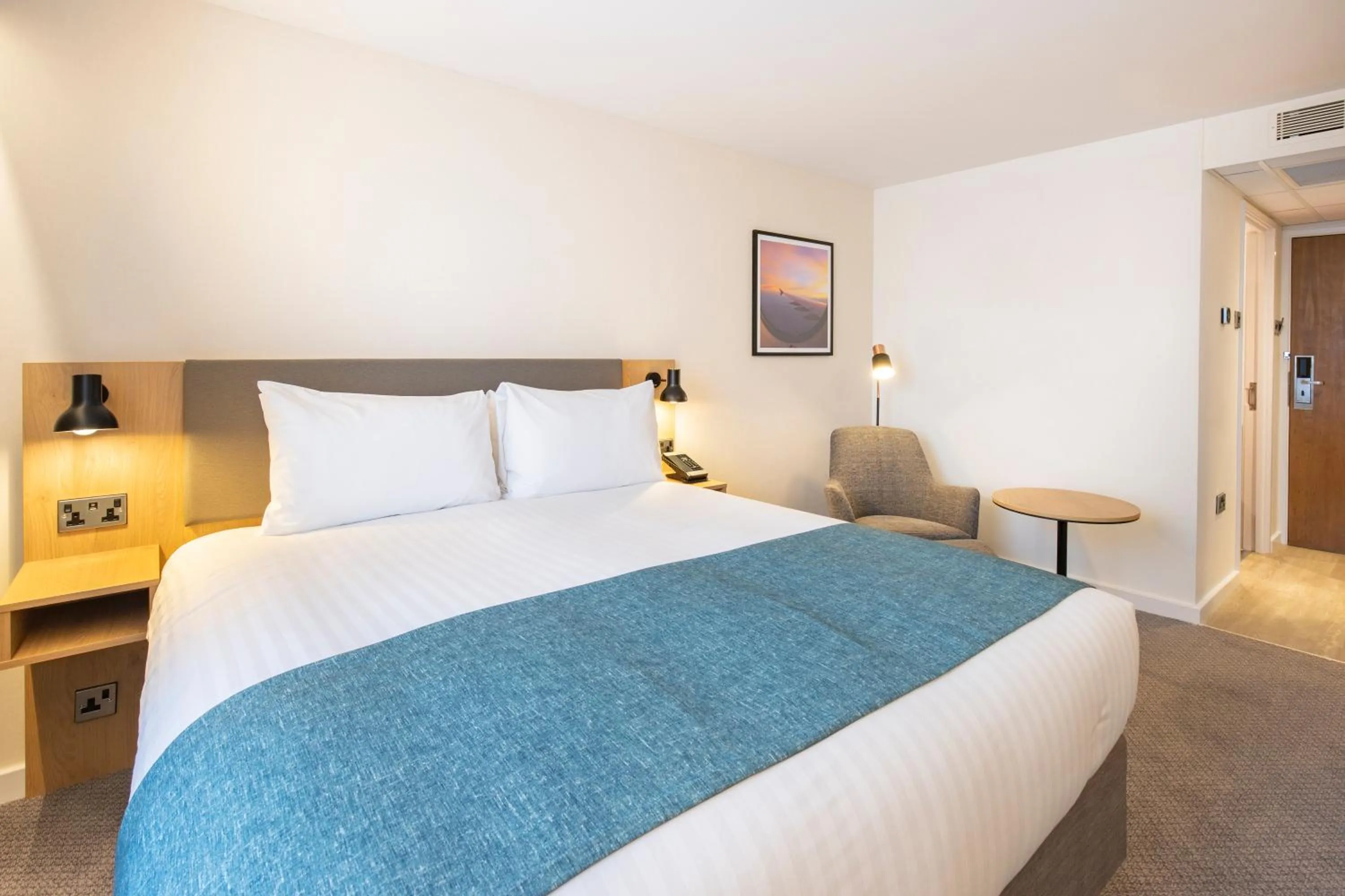 Standard King Room in Holiday Inn Bristol Airport by IHG