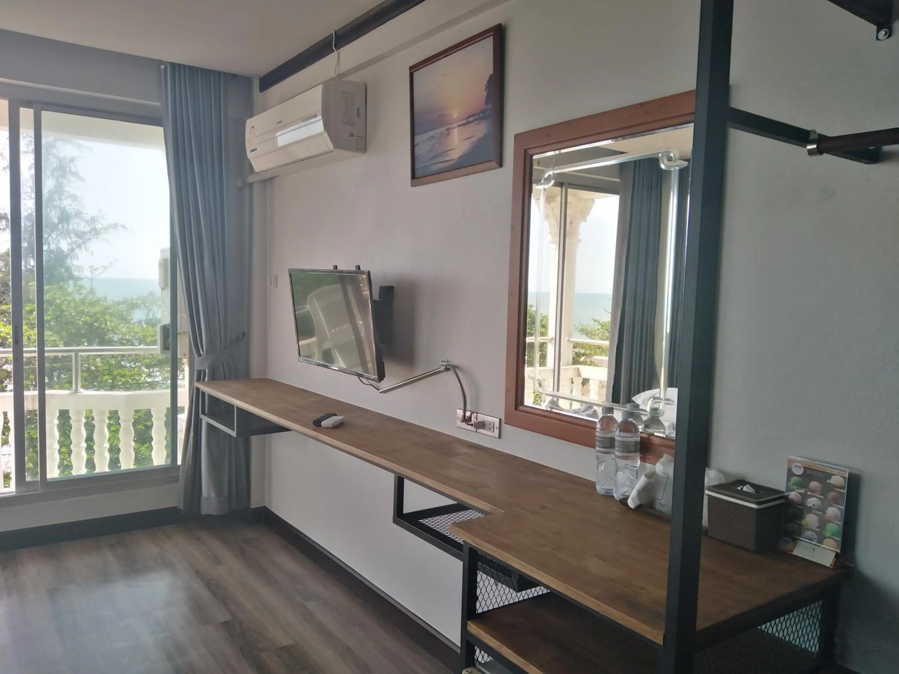 Standard Double or Twin Room with Sea View in Pimpimarn Hotel