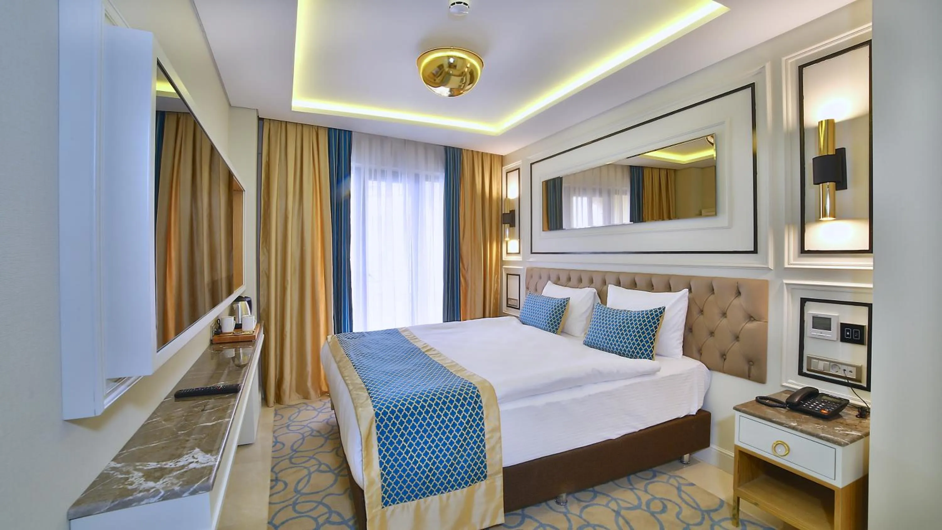 Deluxe Single Room in Beethoven Premium Hotel