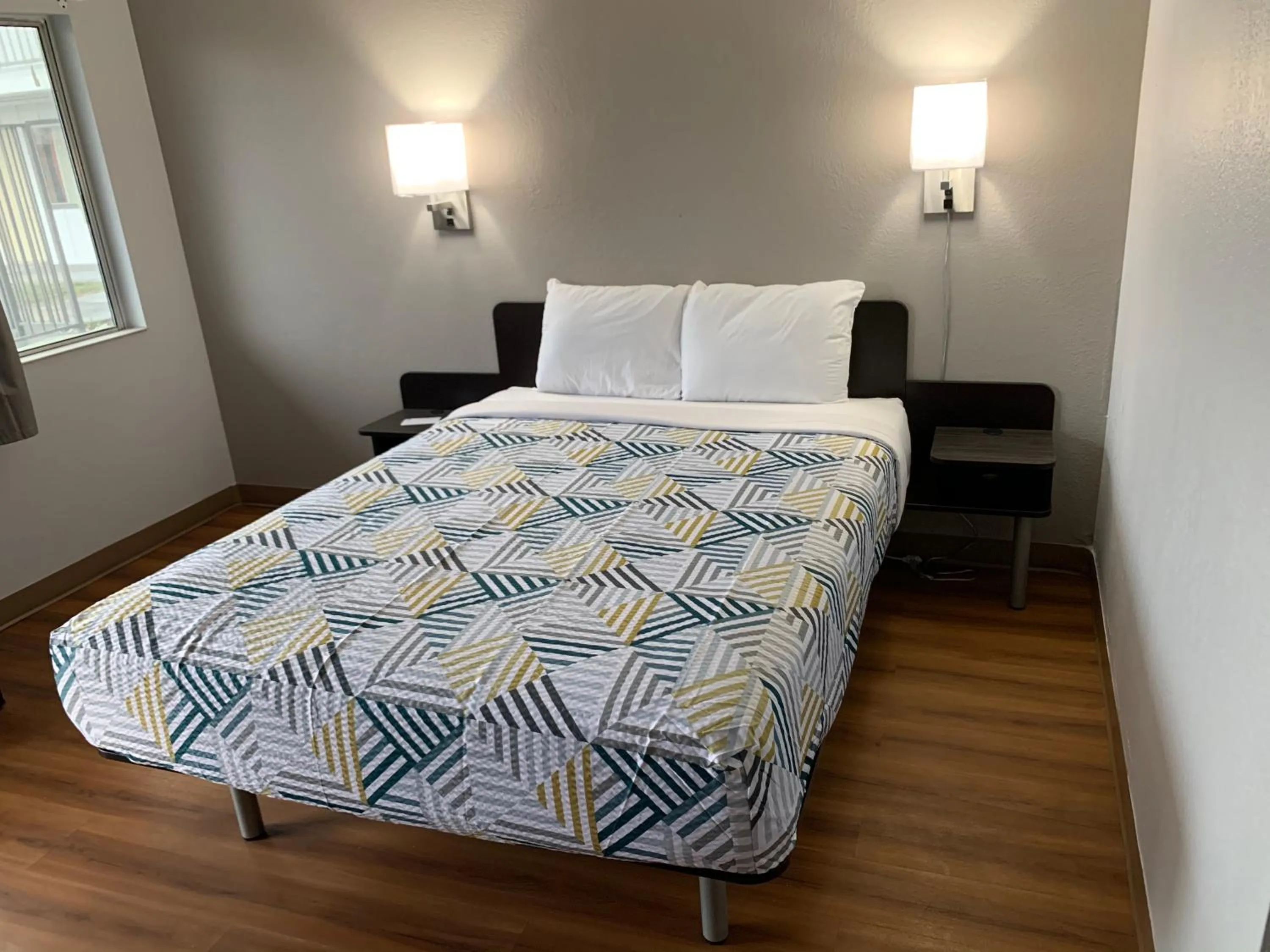 Queen Room - Disability Access - Roll in Shower in Motel 6-Dayton, OH