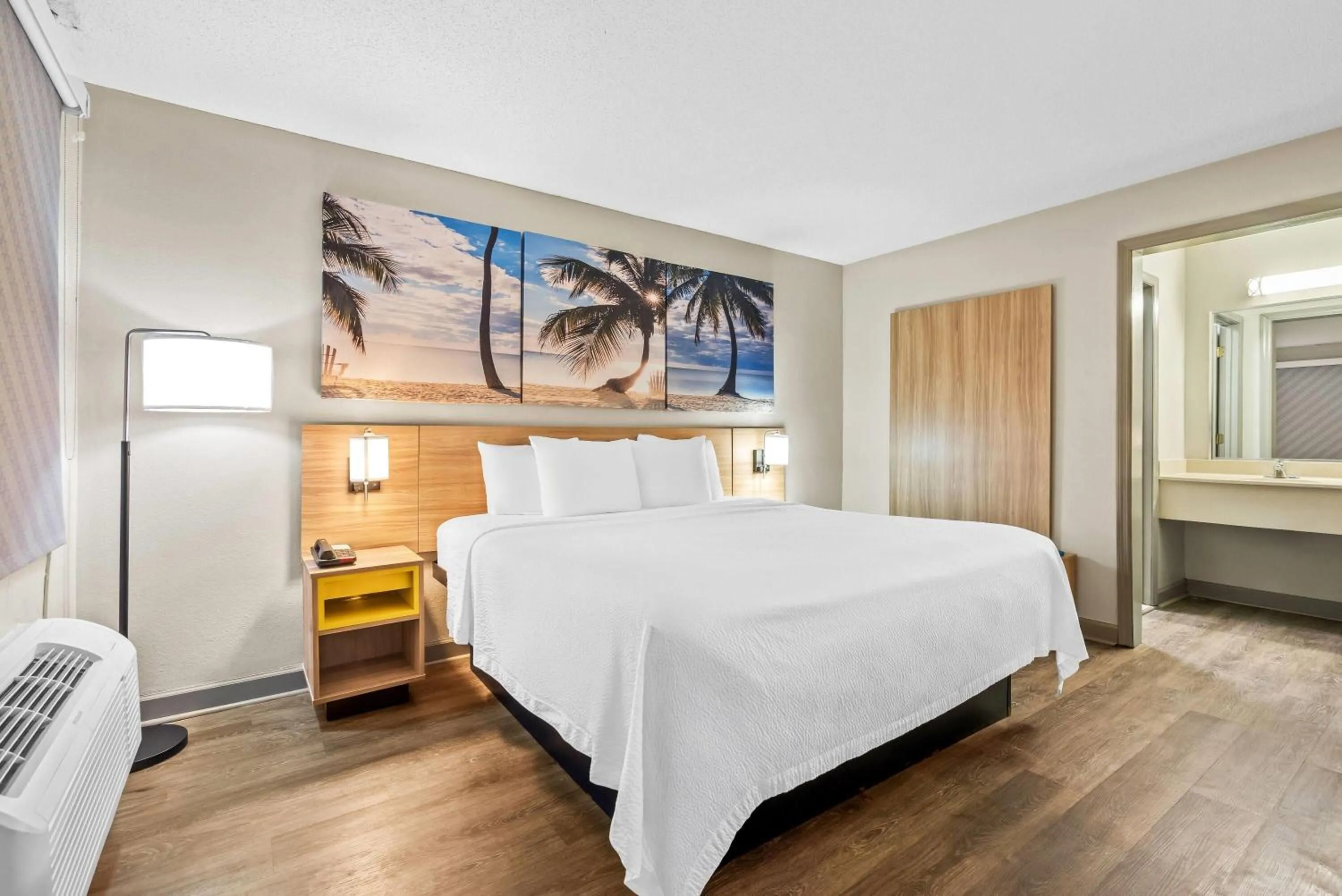 King Room - Smoking  in Days Inn by Wyndham Jacksonville NC