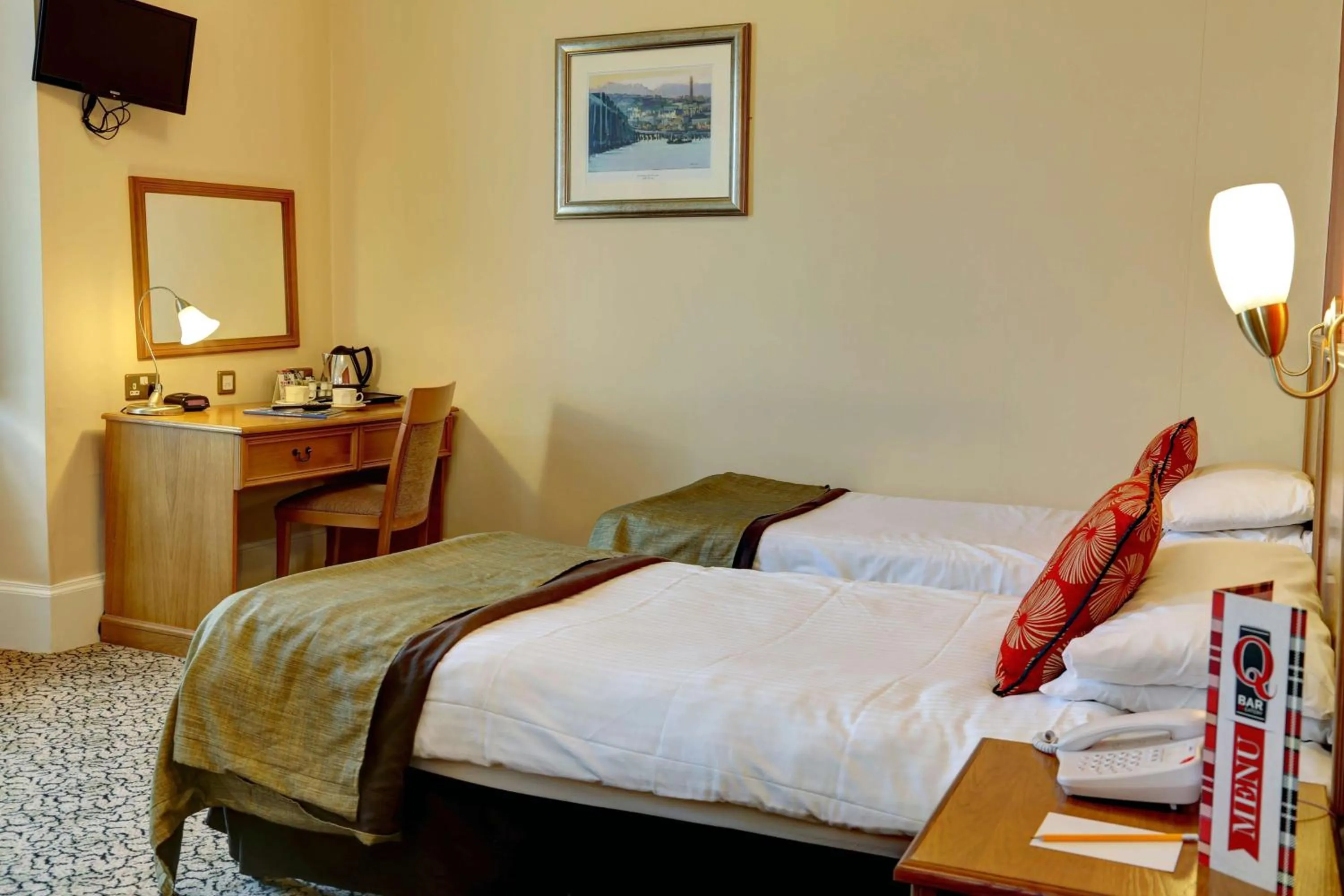 Standard Twin Room in Best Western Queens Hotel