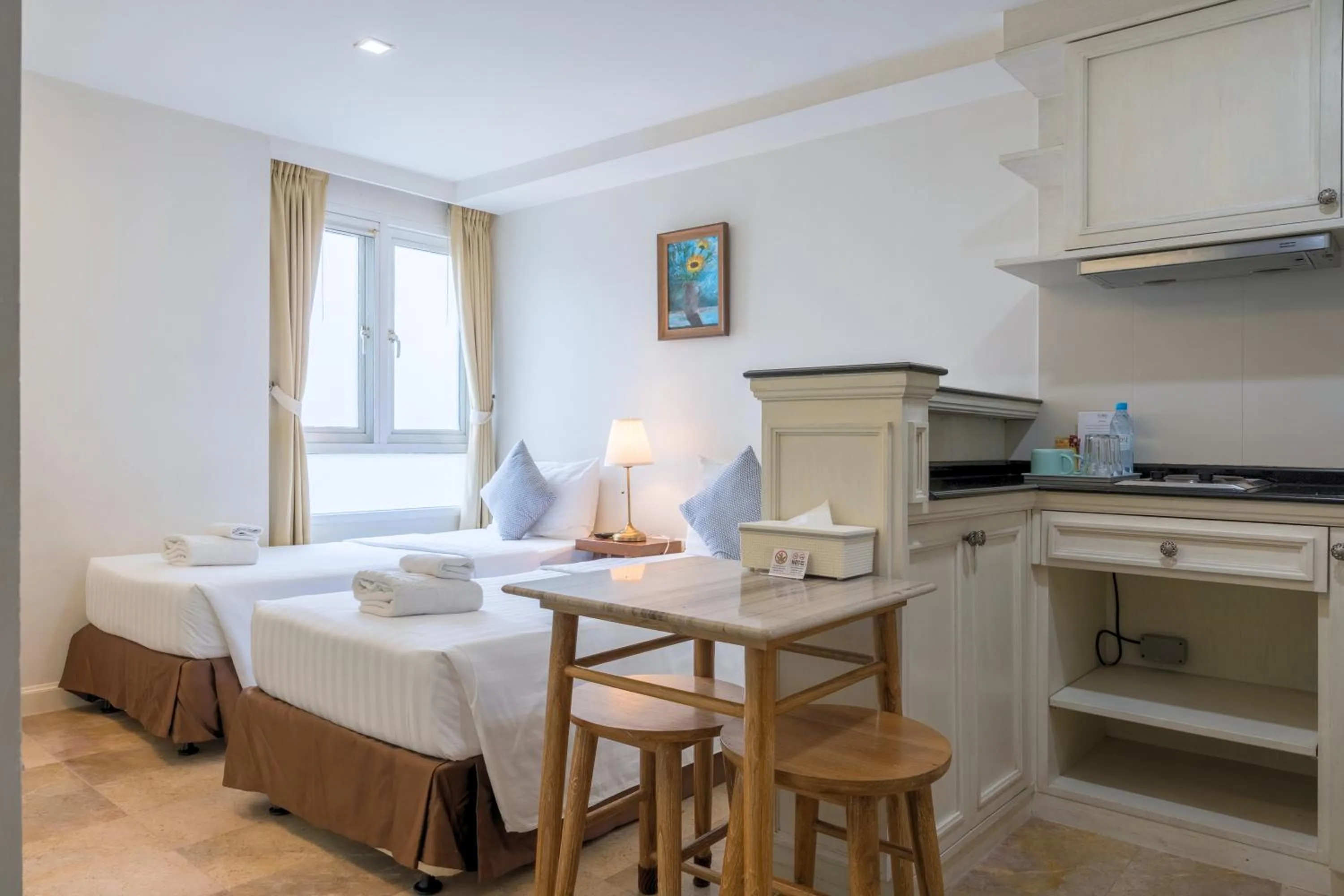 Family One-Bedroom Suite (4 Adults) in Sabai Sathorn Service Apartment