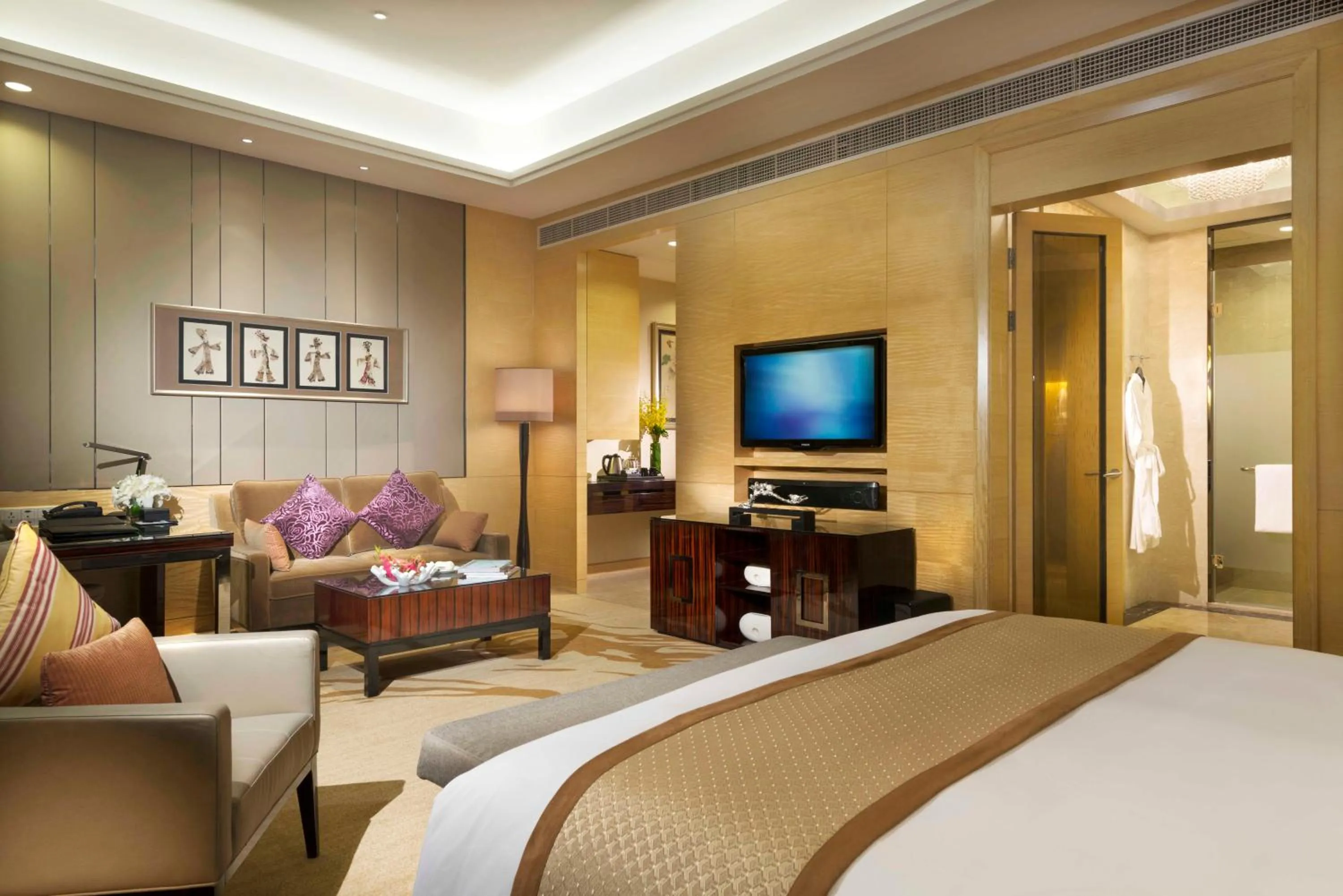 Classic King Room - Club Lounge Access in InterContinental Tangshan by IHG