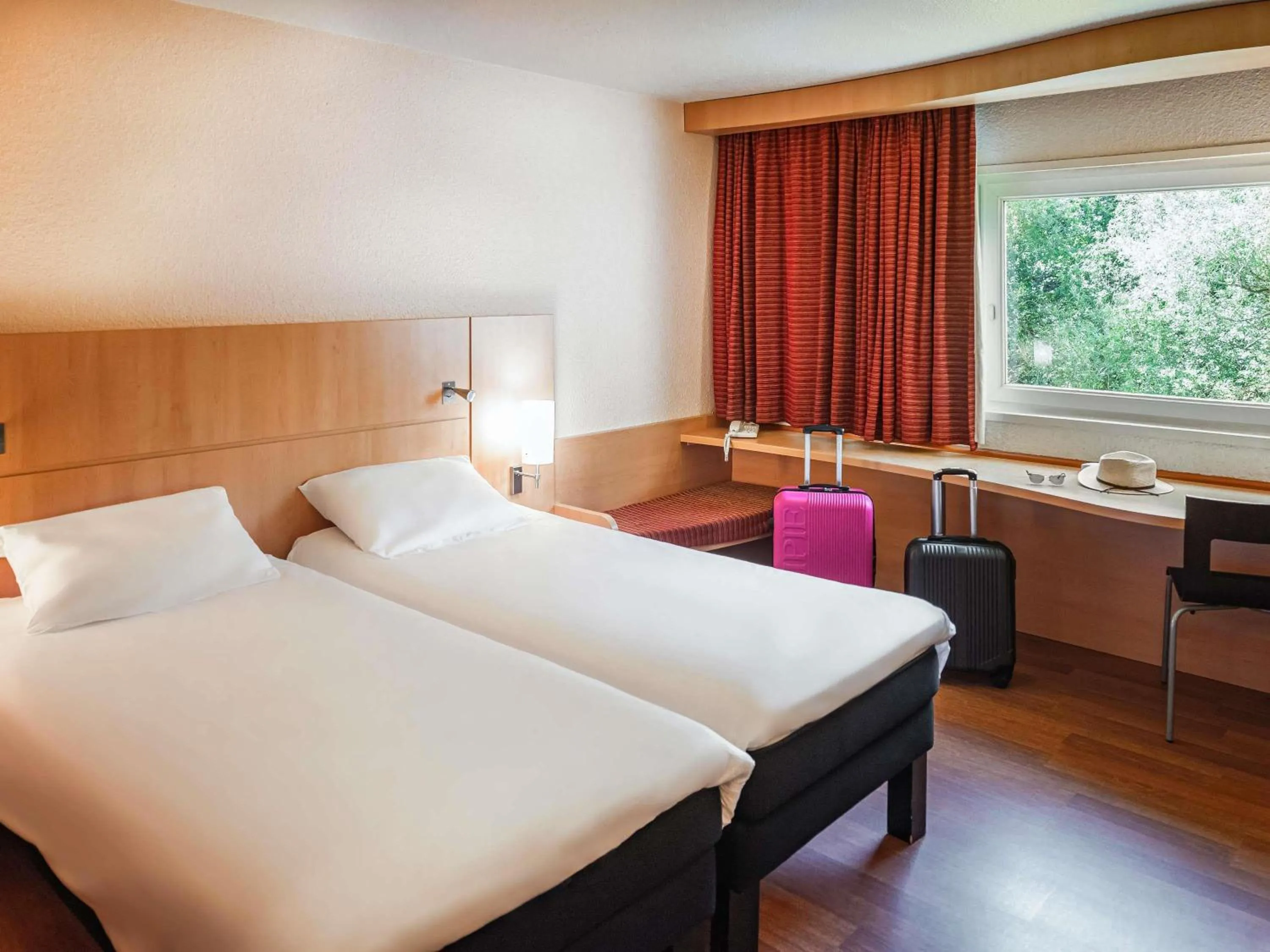 Standard Twin Room in ibis Belfort Danjoutin