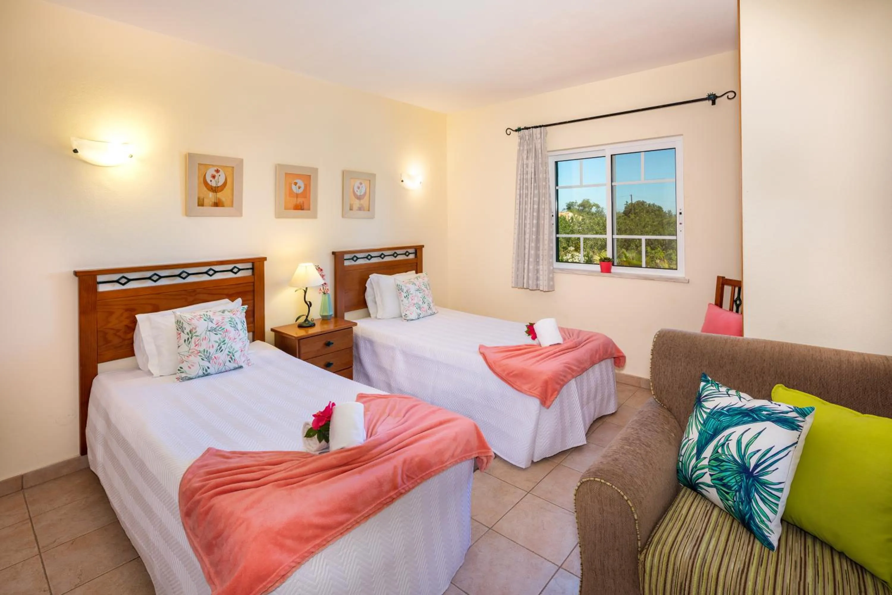 Apartamentos Monte dos Avós, Albufeira by AlgarveBlossom