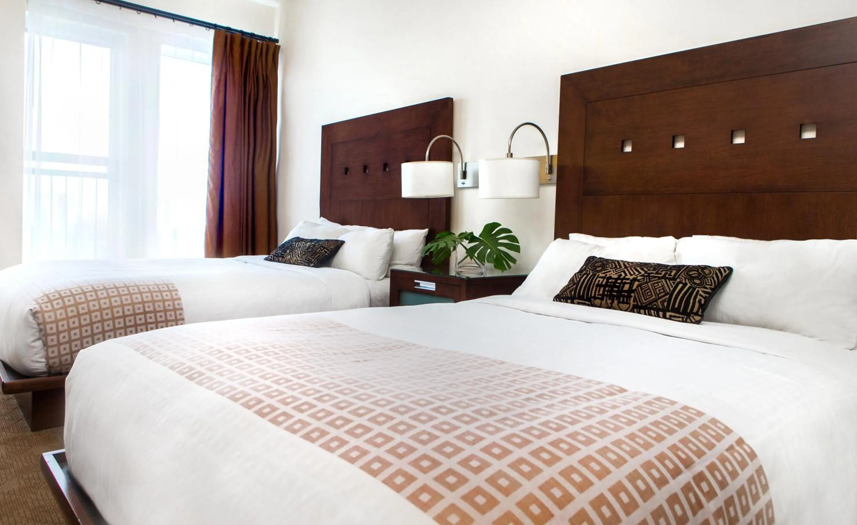 Deluxe Double Room with Balcony in Metterra Hotel on Whyte