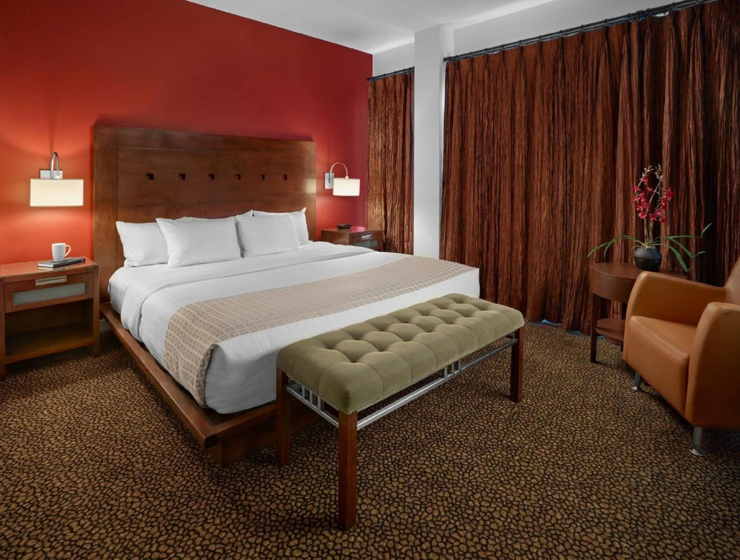 King Room with Balcony in Metterra Hotel on Whyte