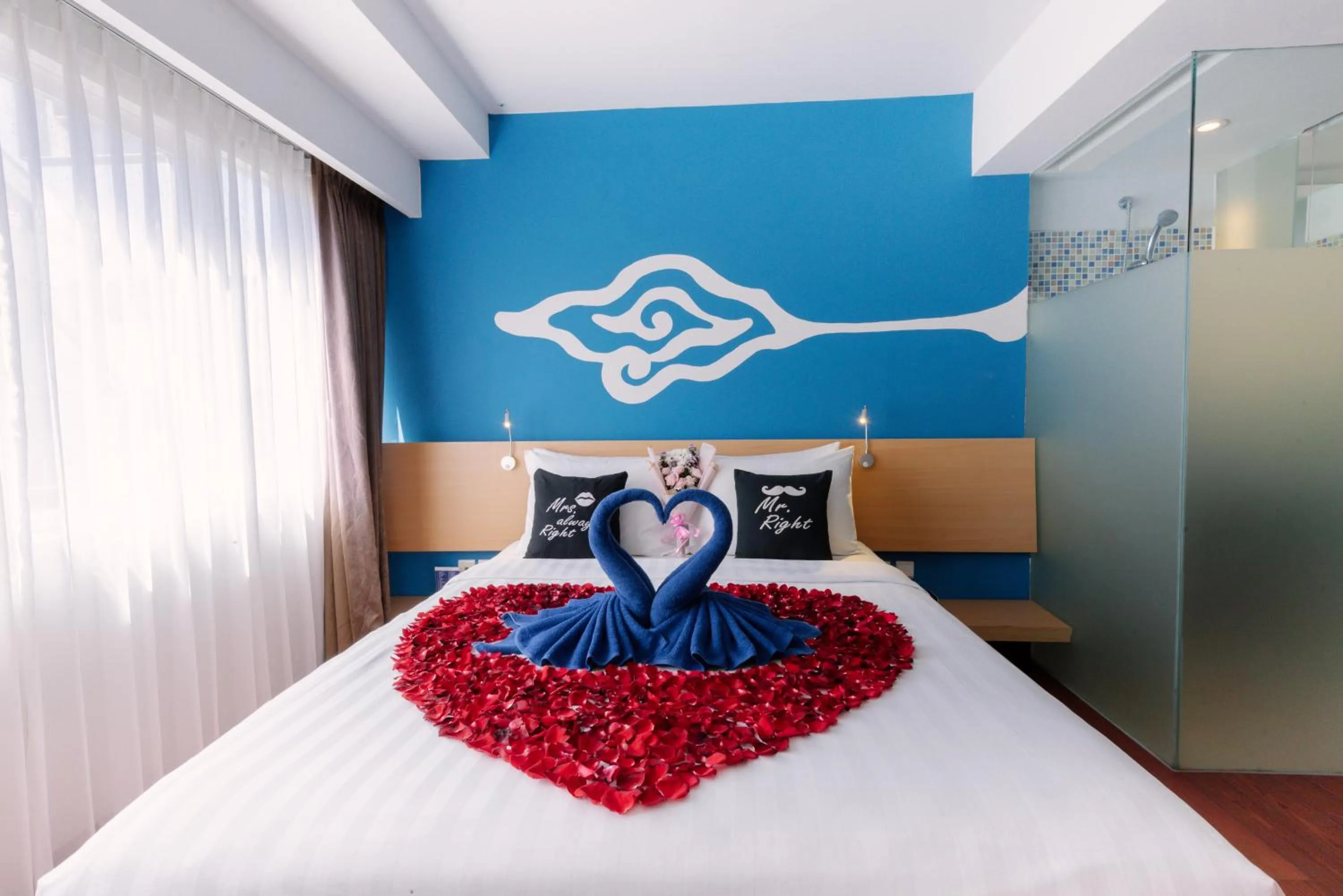 Junior Suite Room with Free Snack in Kuta Beach Hotel