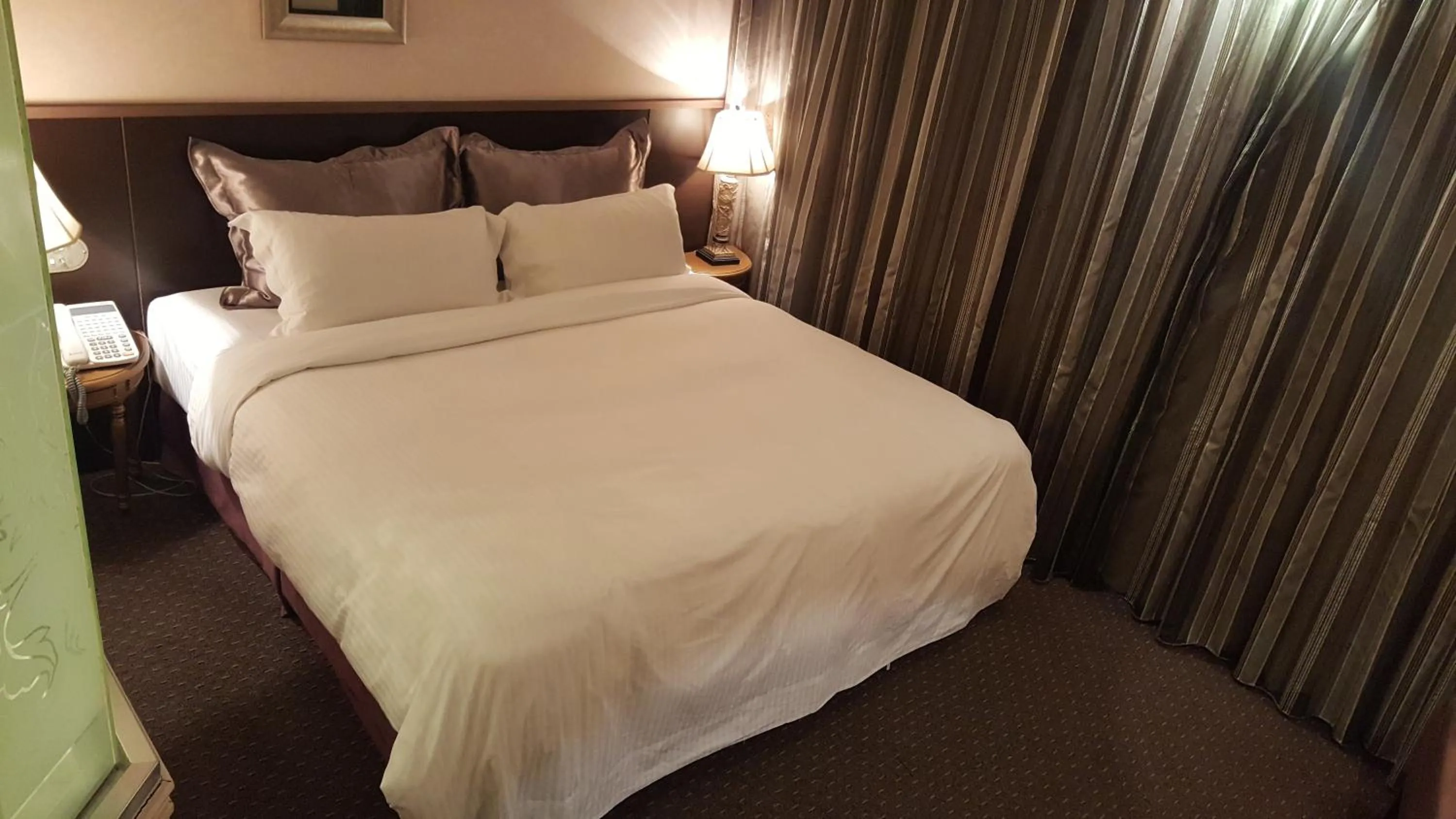 Business Double or Twin Room in The Moon Hotel