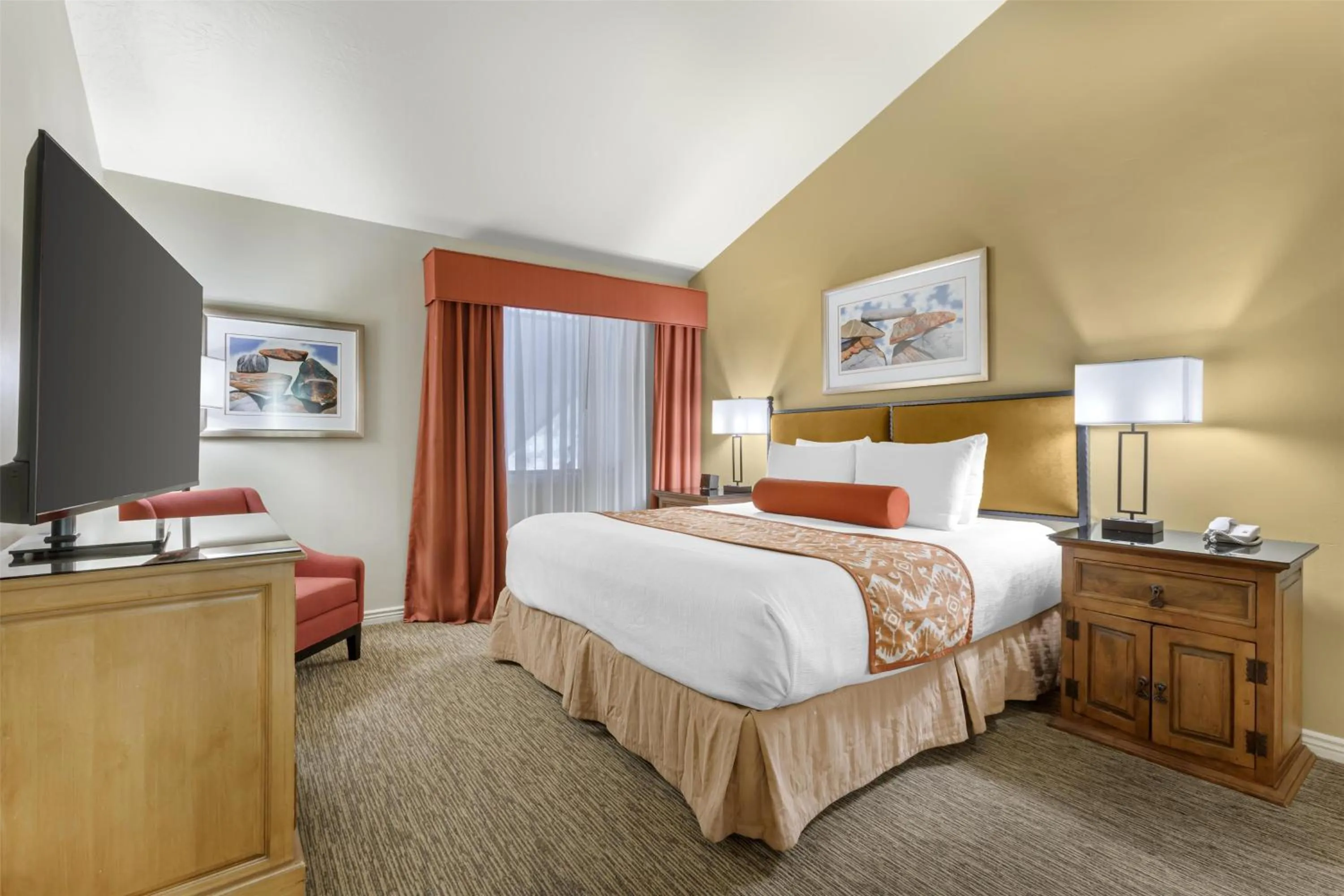 King Suite with Sofa Bed - Non Smoking in Best Western Plus Arroyo Roble Hotel & Creekside Villas