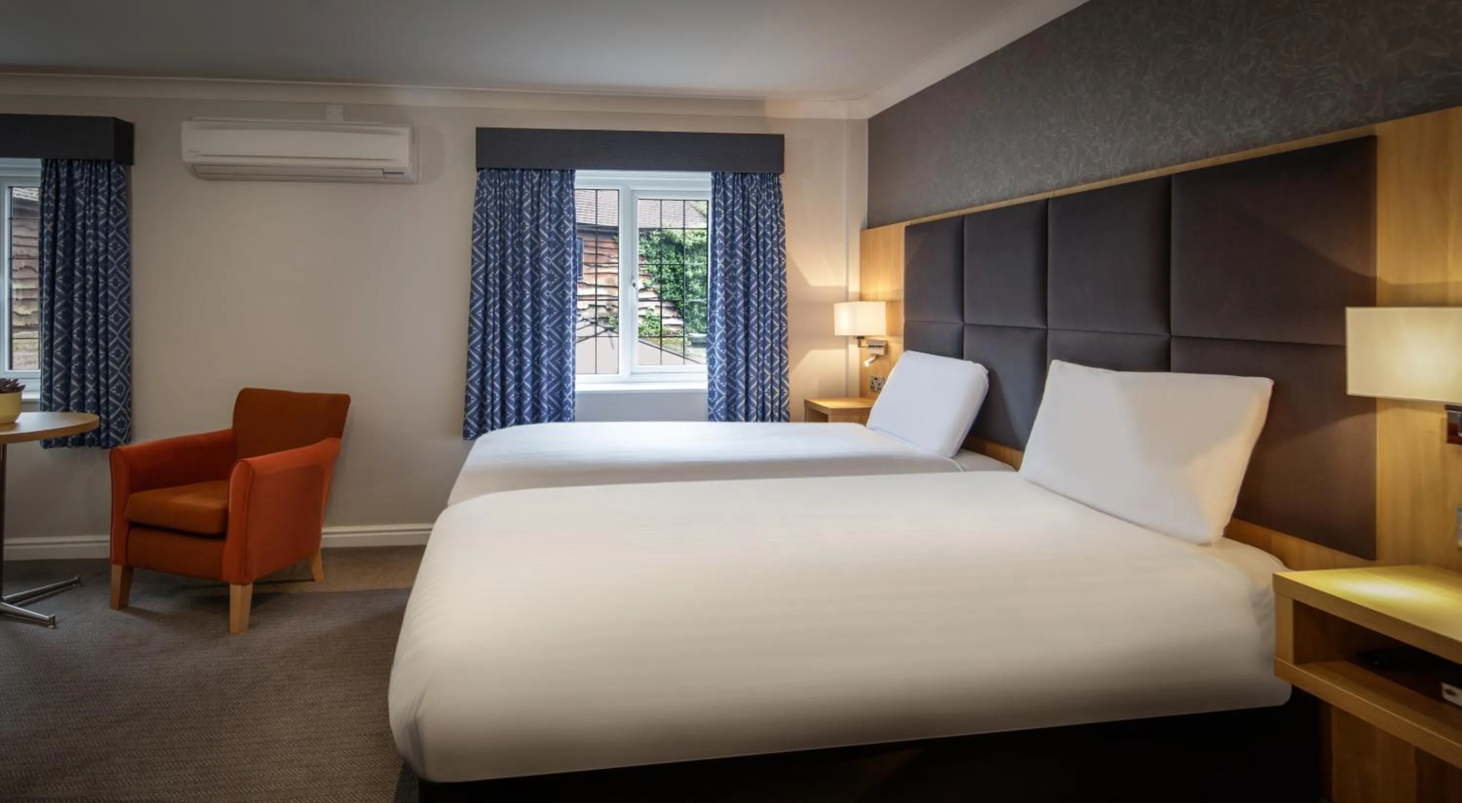 Classic Twin Room in Sketchley Grange Hotel & Spa