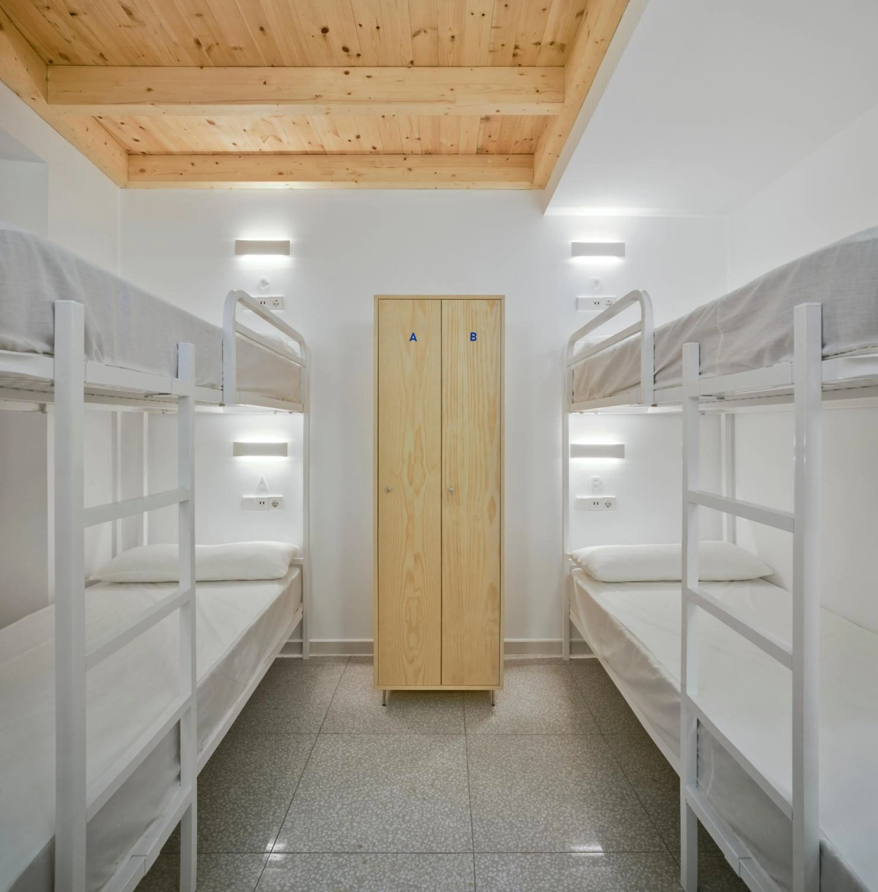 6-Bed Mixed Dormitory Room in Loop INN Hostel Cartagena