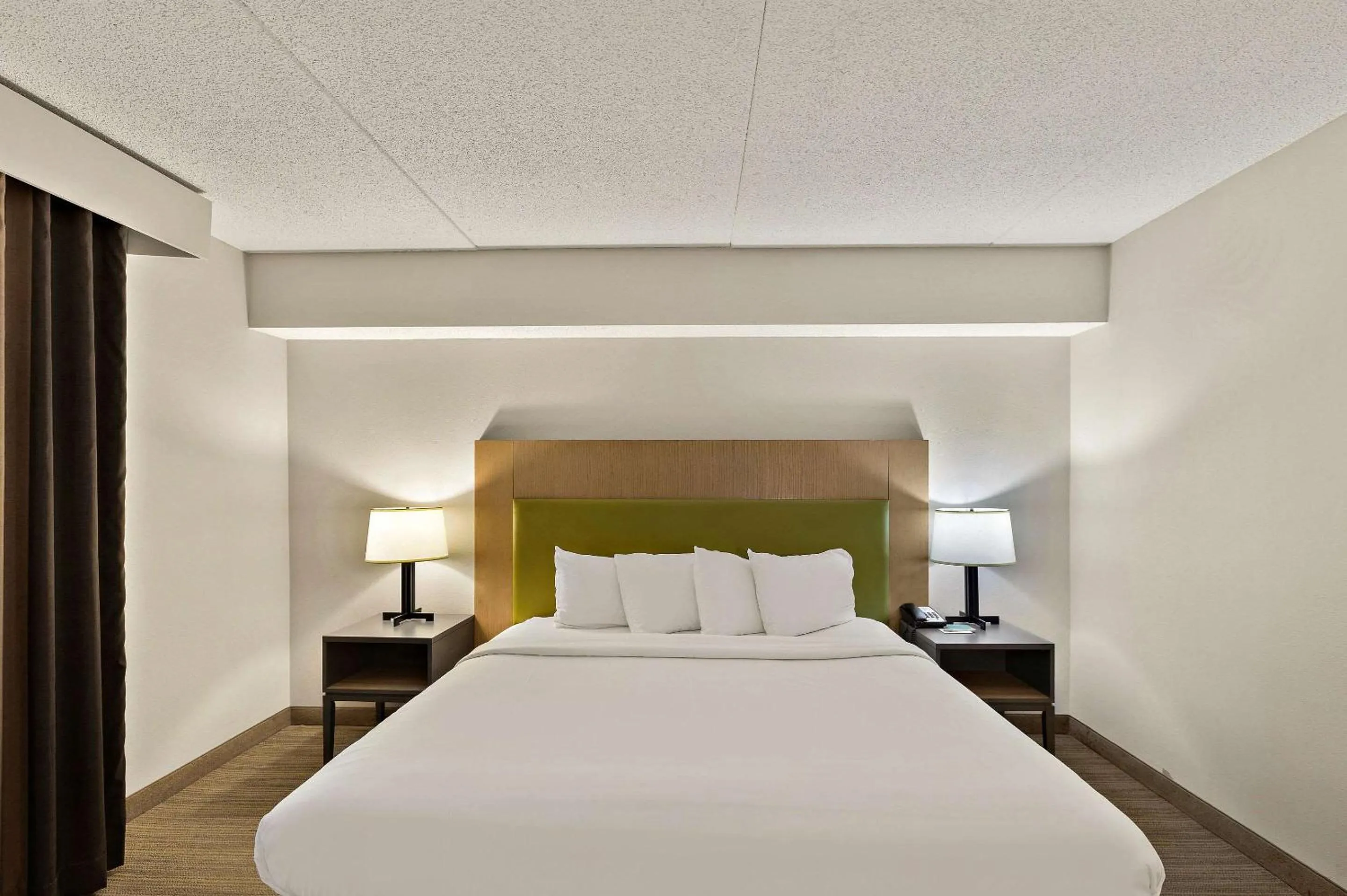 King Room in Country Inn & Suites by Radisson, Jonesborough-Johnson City West, TN