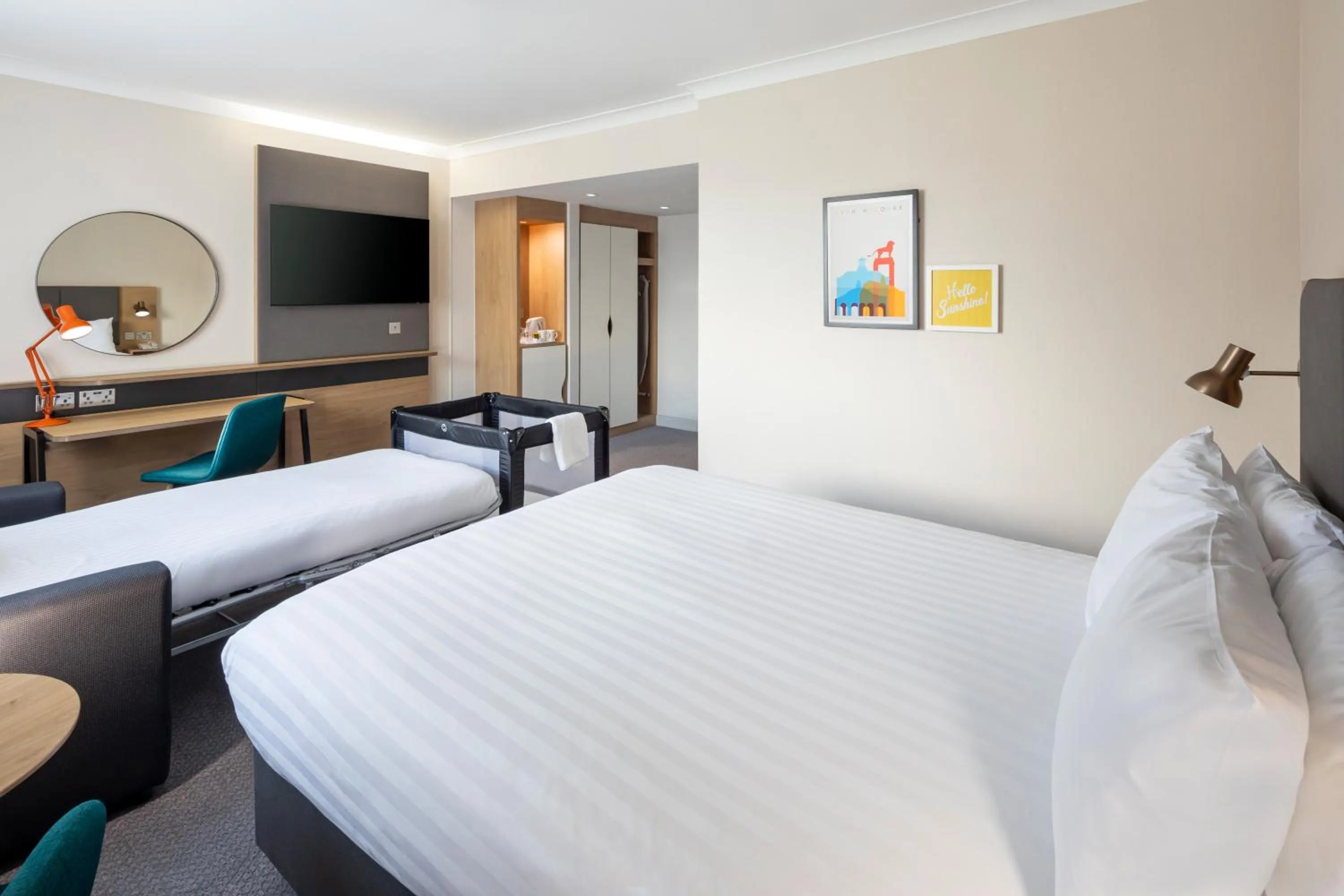 Standard Double Room with Sofa Bed in Holiday Inn High Wycombe M40, Jct.4 by IHG