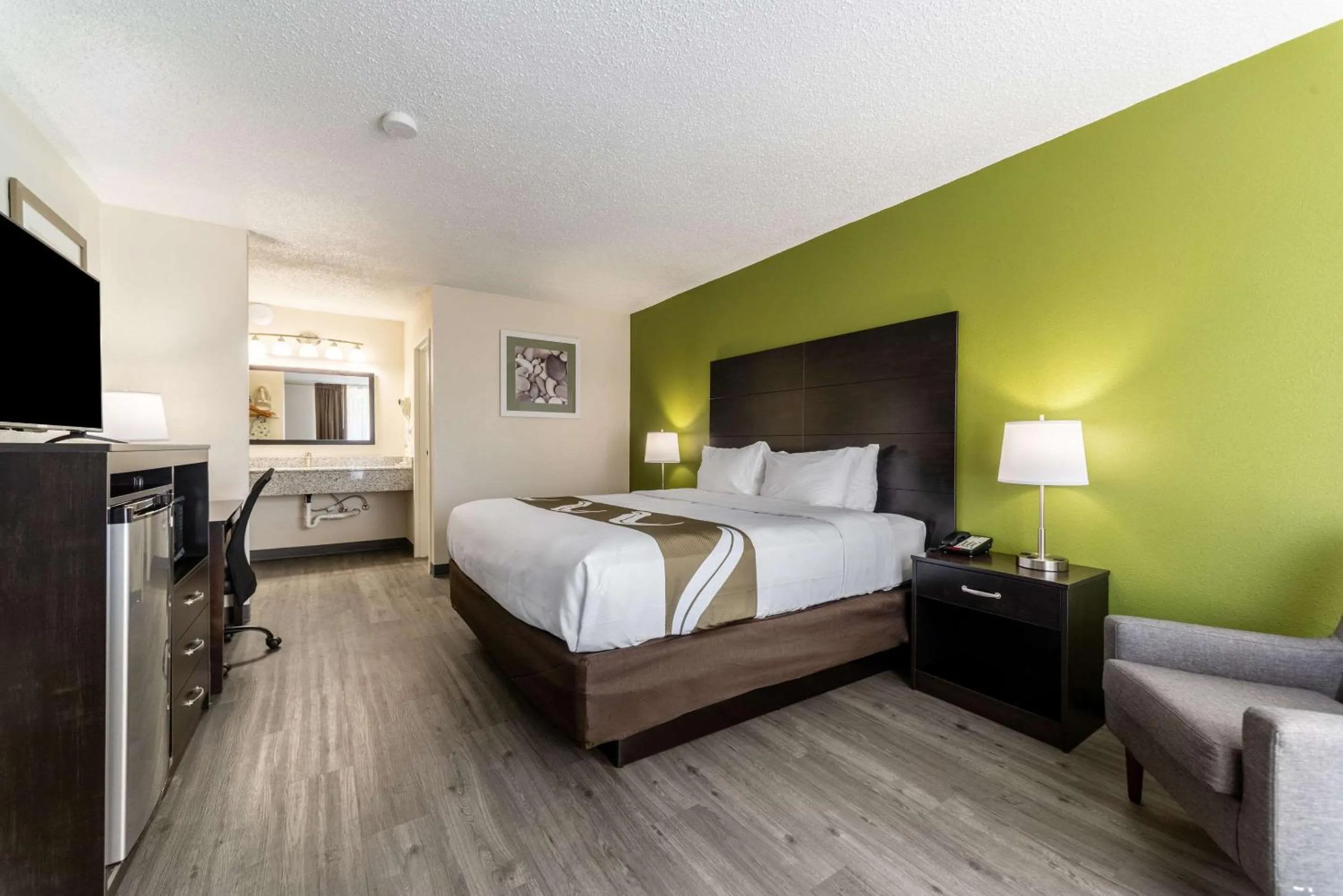 King Room - Smoking  in Quality Inn & Suites Vandalia near I-70 and Hwy 51