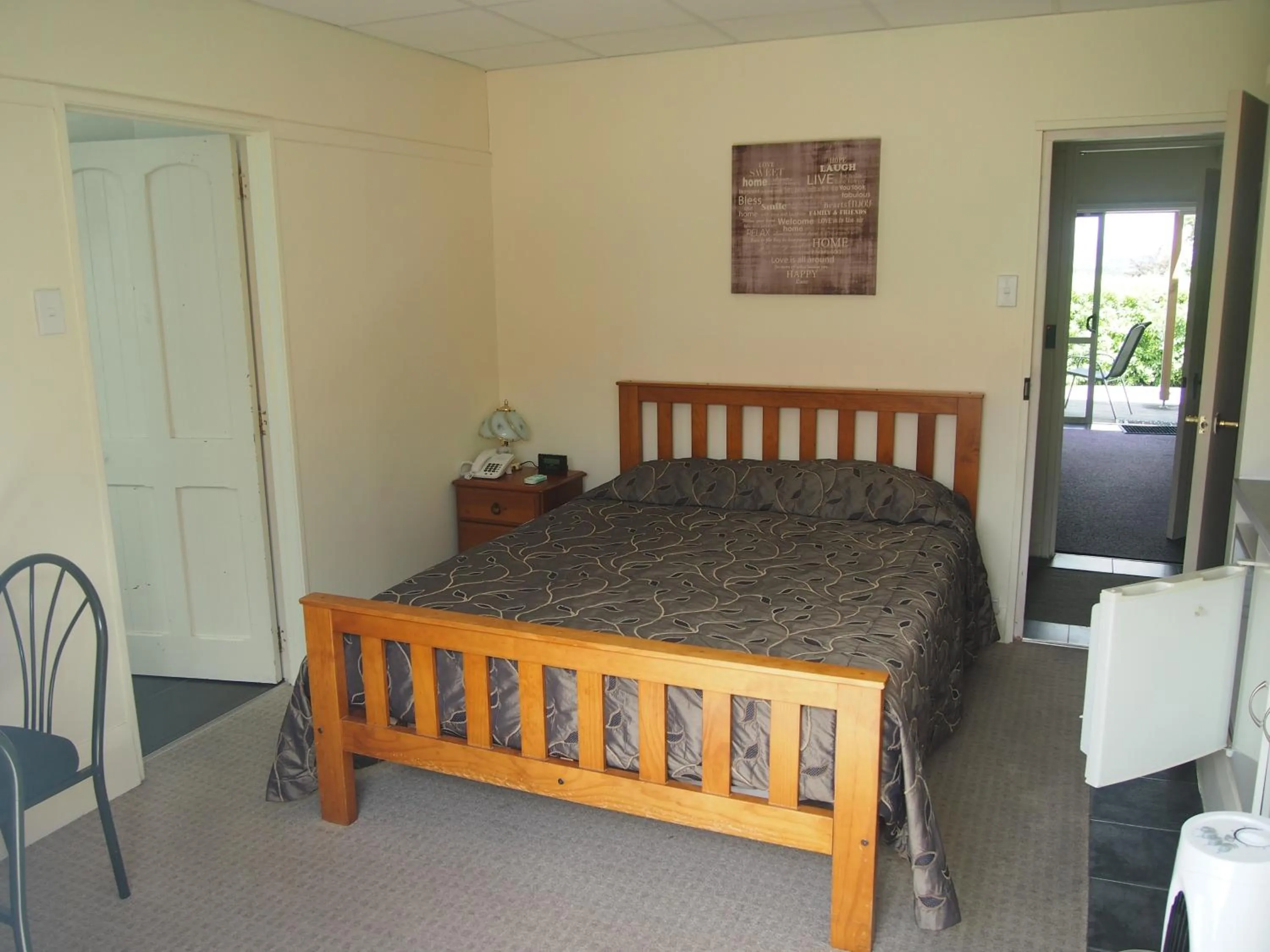 Standard Double Room with Courtyard in Manor Views NZ