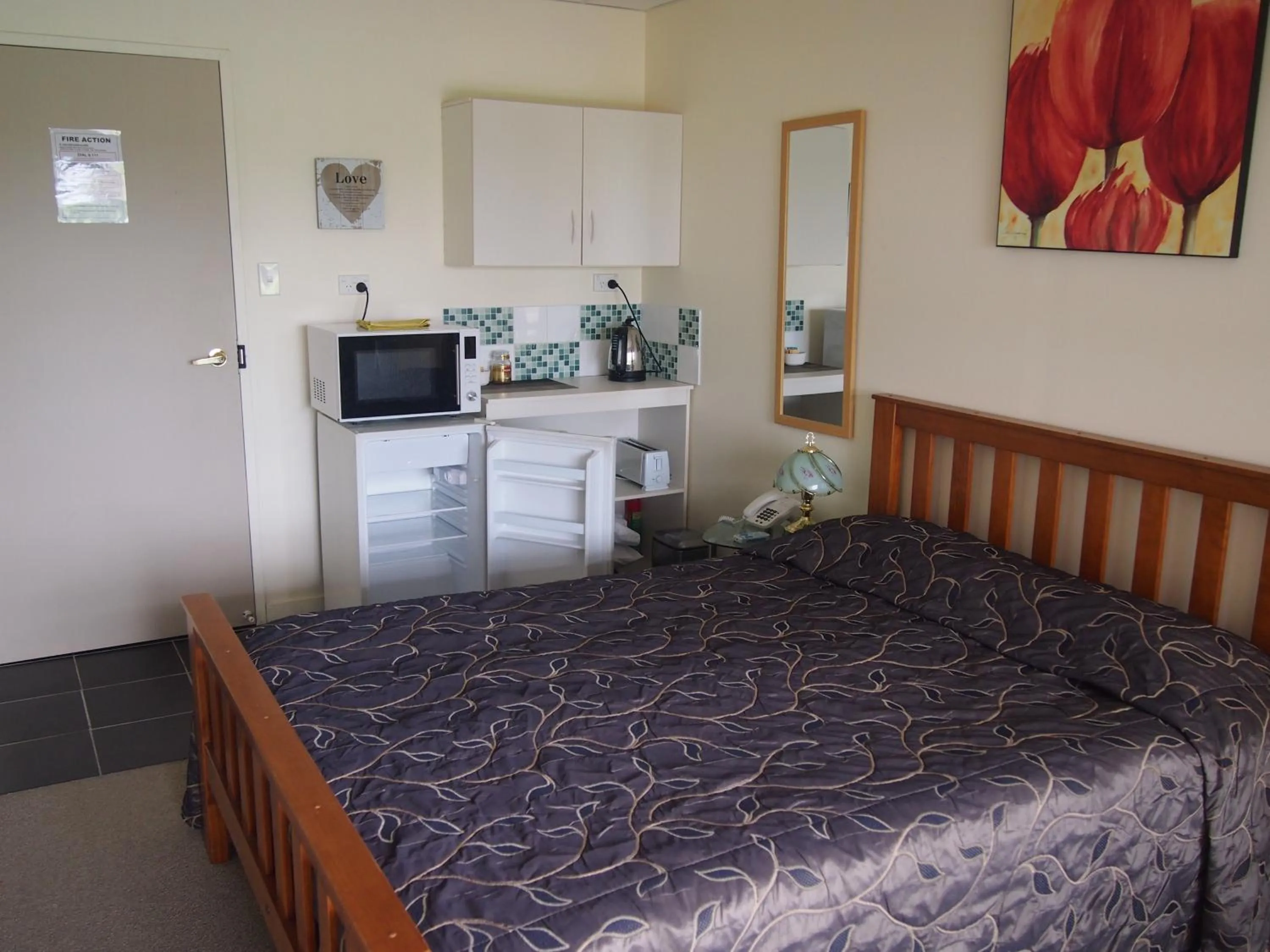 Standard Queen Room in Manor Views NZ