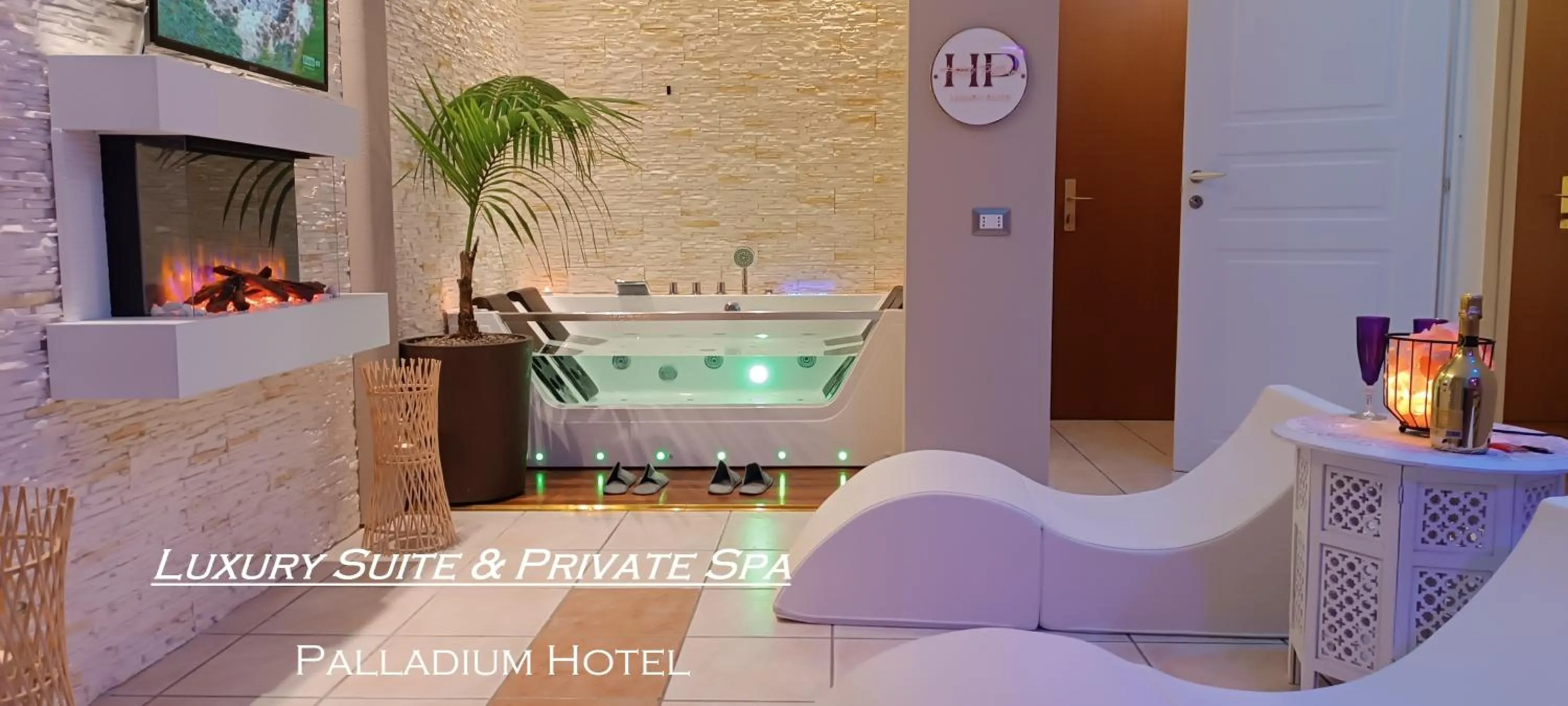 Deluxe King Suite - single occupancy in Hotel Palladium