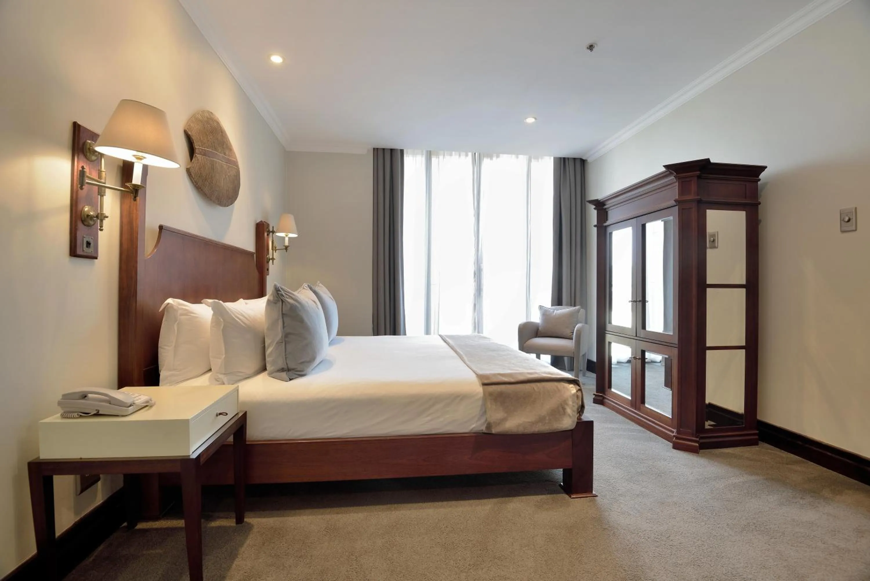 One-Bedroom Luxury Suite - single occupancy in The Michelangelo Towers