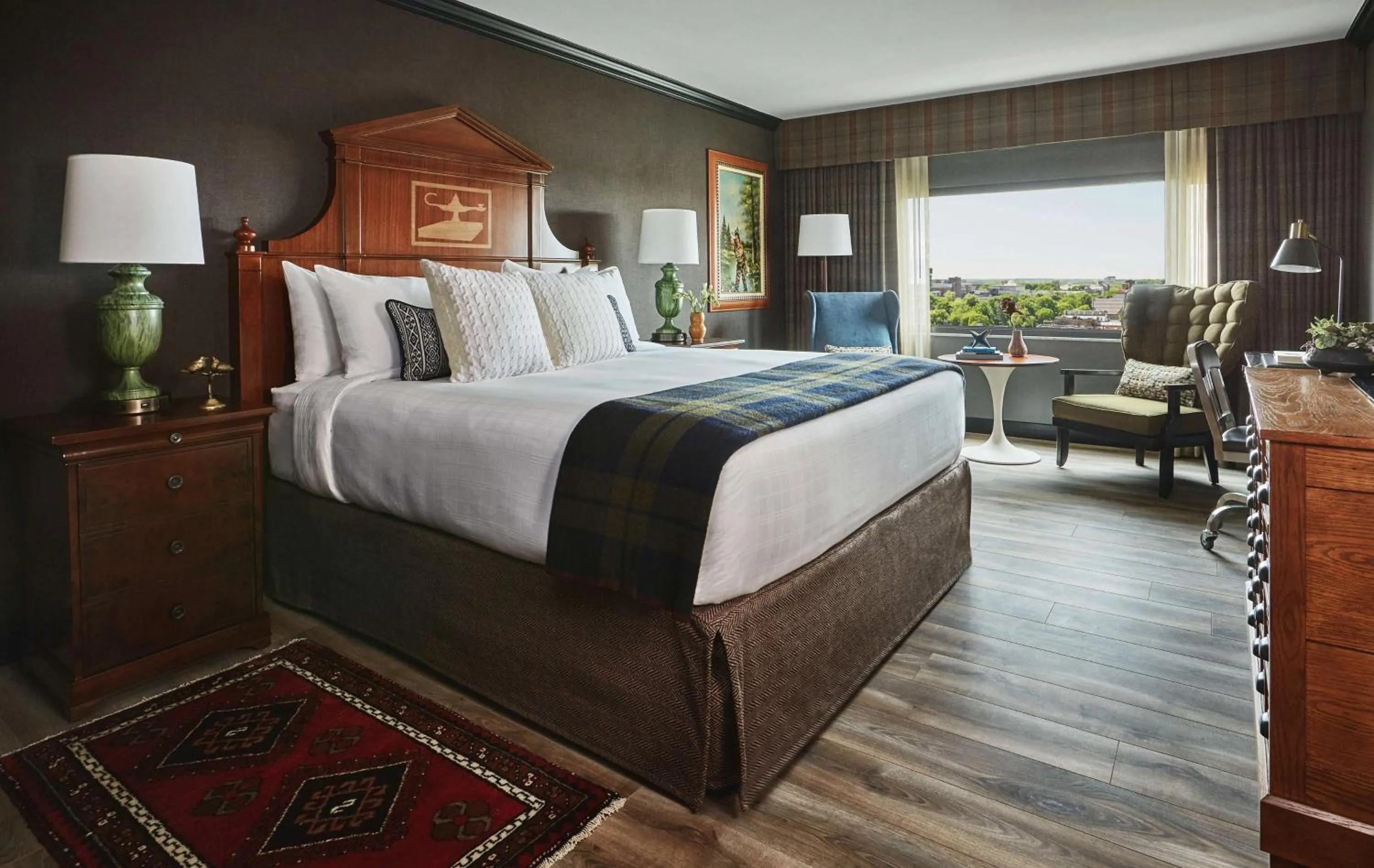 Graduate King Room with Roll-In Shower - Disability Access in Graduate by Hilton Ann Arbor