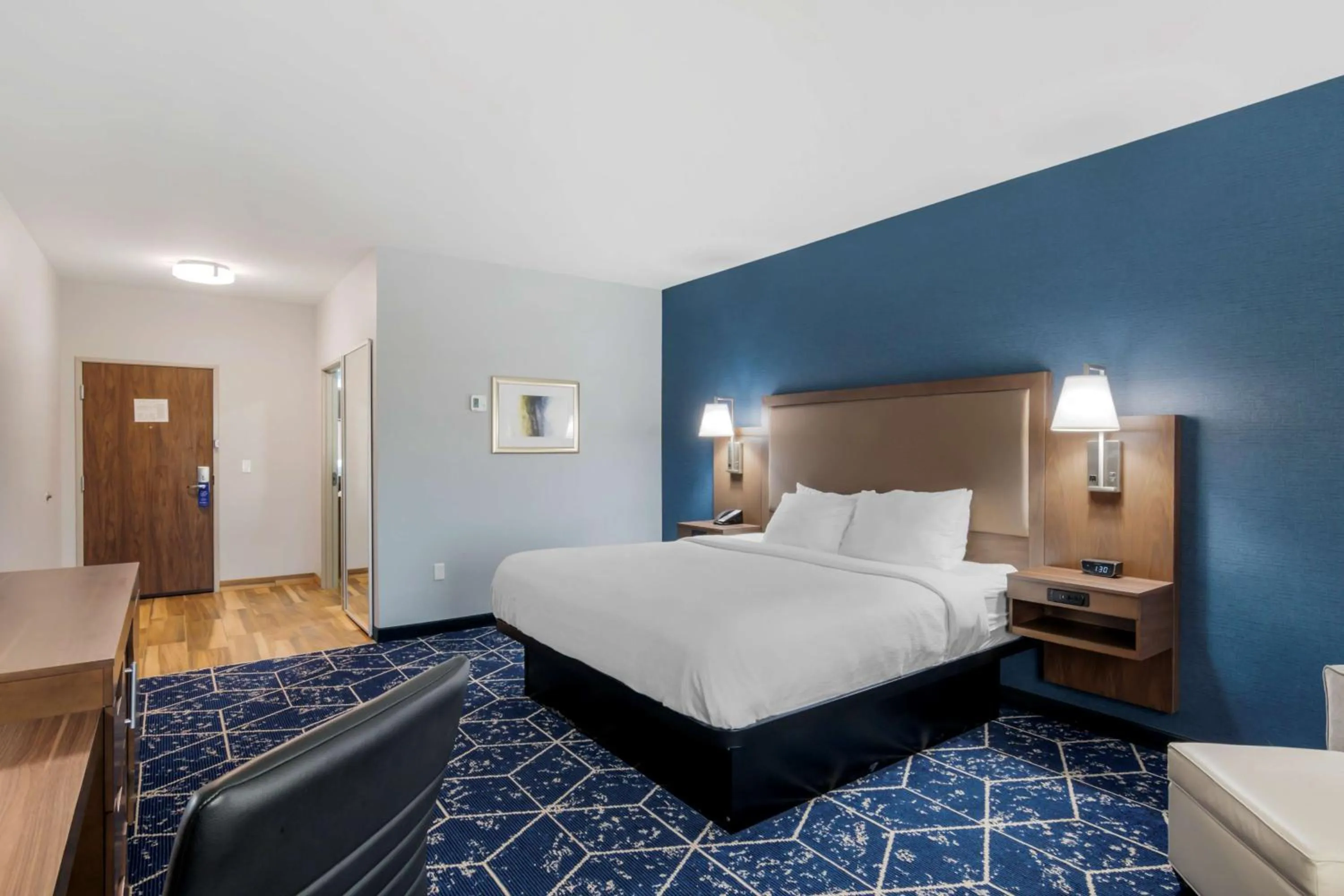 King Room - Mobility Accessible with Roll-in Shower in Best Western Plus St. Louis Airport Hotel