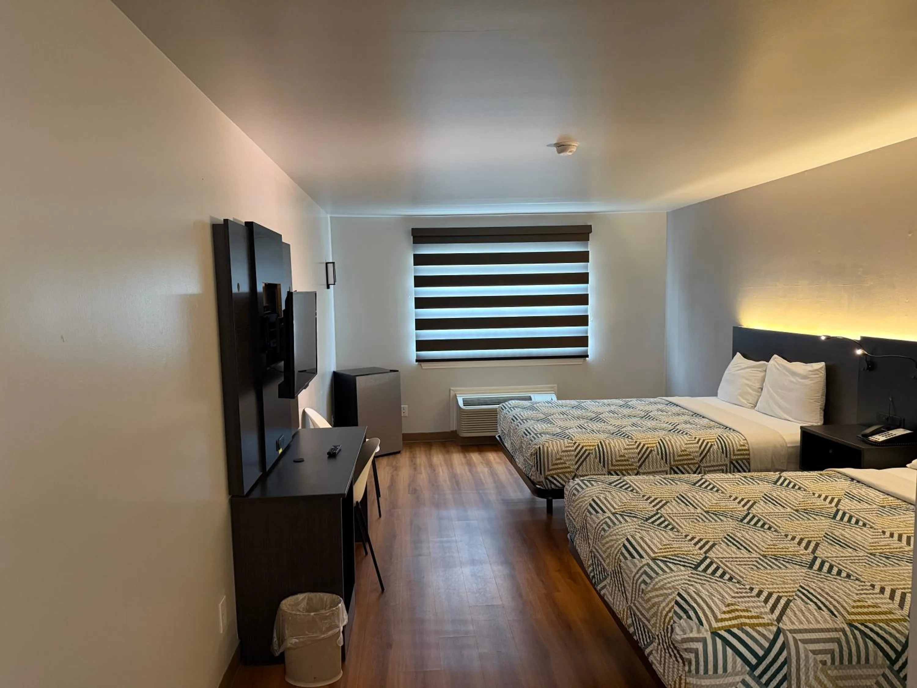 Queen Room with Two Queen Beds - Non-Smoking in Motel 6-Ennis, TX