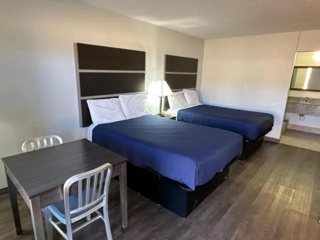 Double Room with Two Double Beds - Non-Smoking in Homelodge Newnan