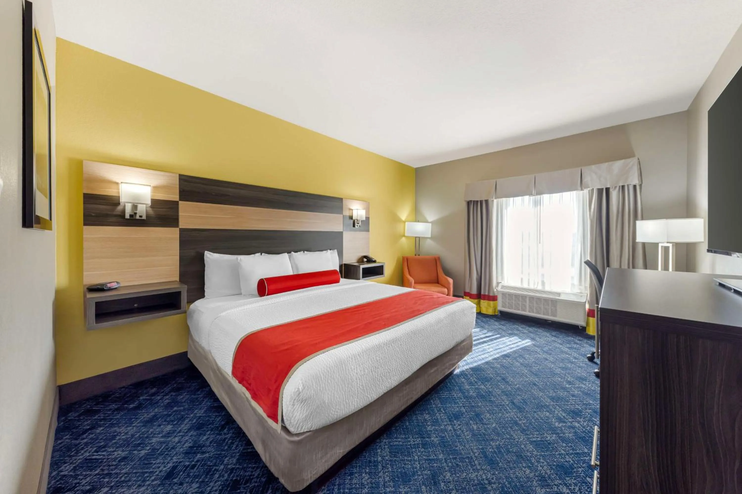 King Room with Roll-In Shower - Mobility Access in Best Western Plus Midwest City Inn & Suites