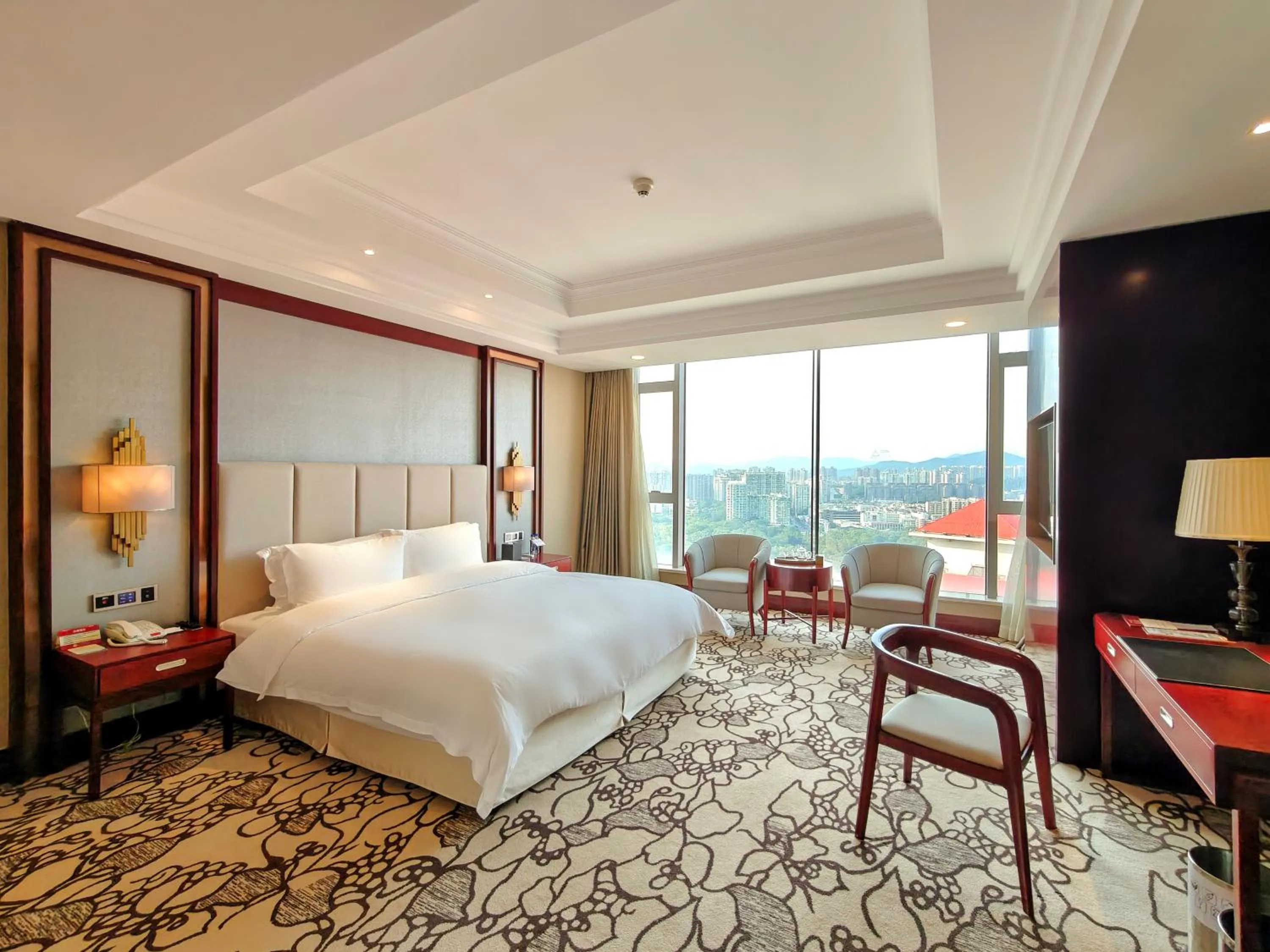 Deluxe Garden View  King Bed Room in Soluxe Hotel Guangzhou