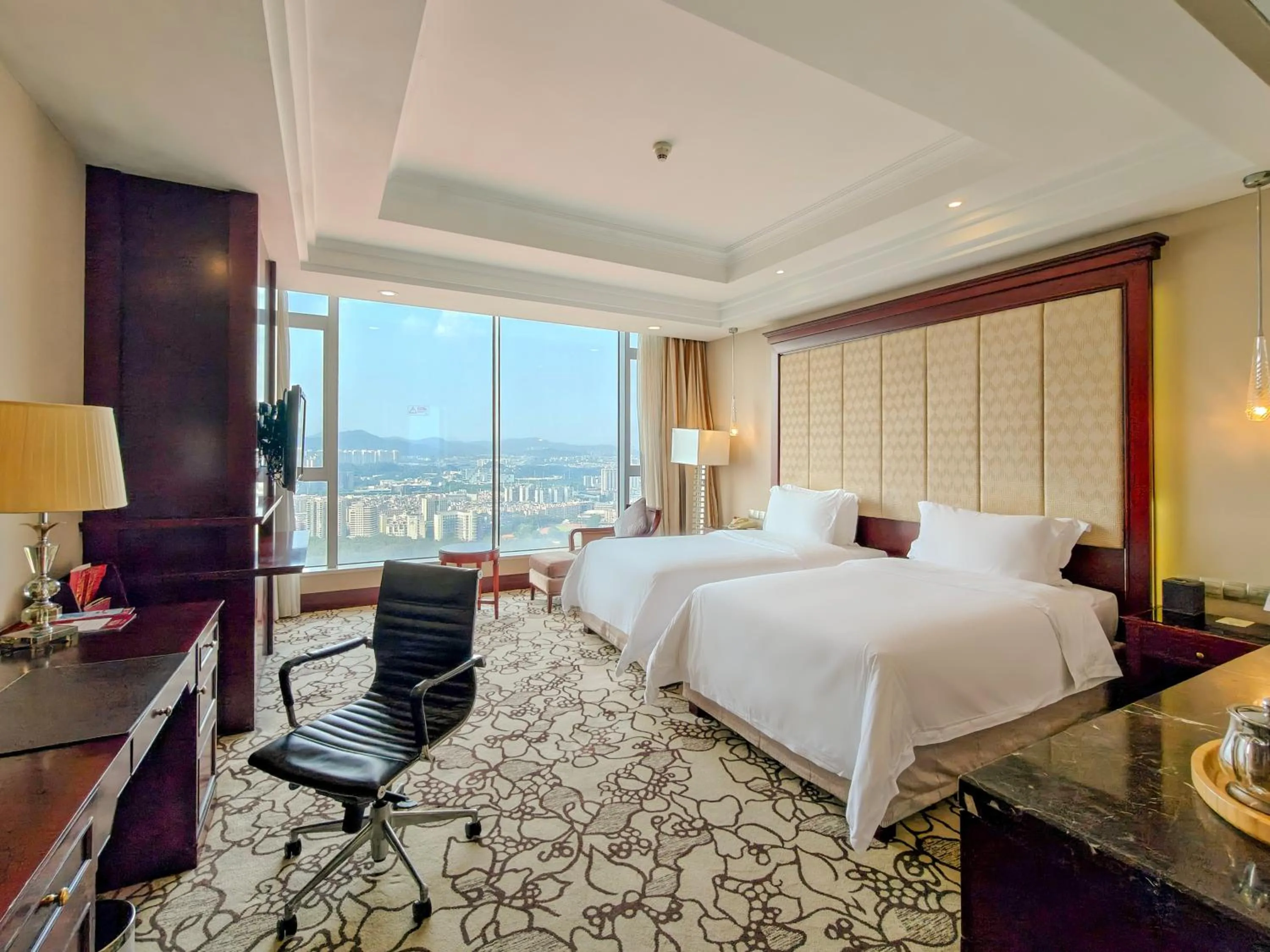 Garden View Twin Bed Room in Soluxe Hotel Guangzhou