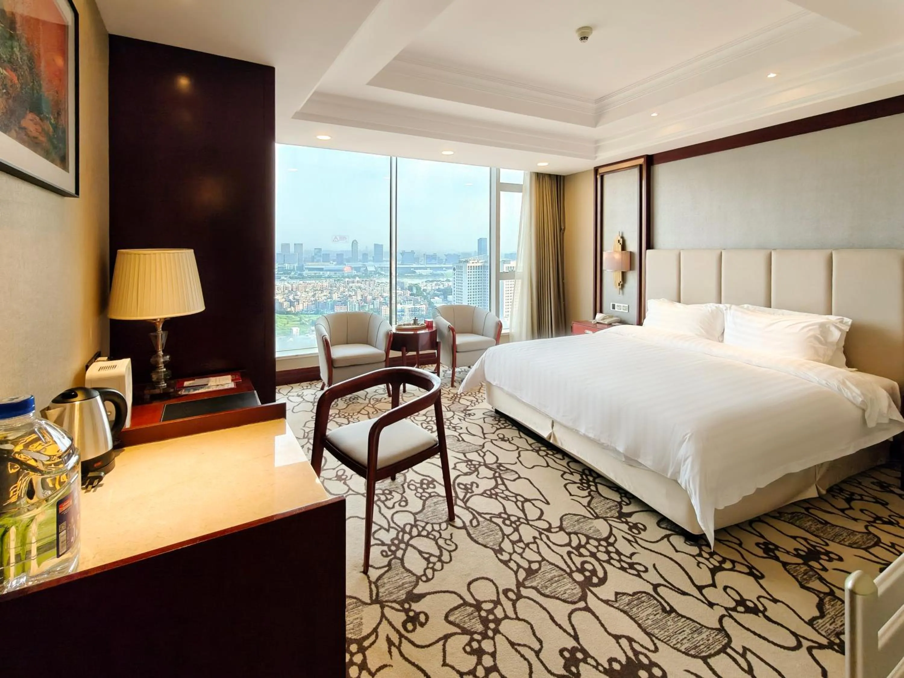 Deluxe River View  King Bed Room in Soluxe Hotel Guangzhou