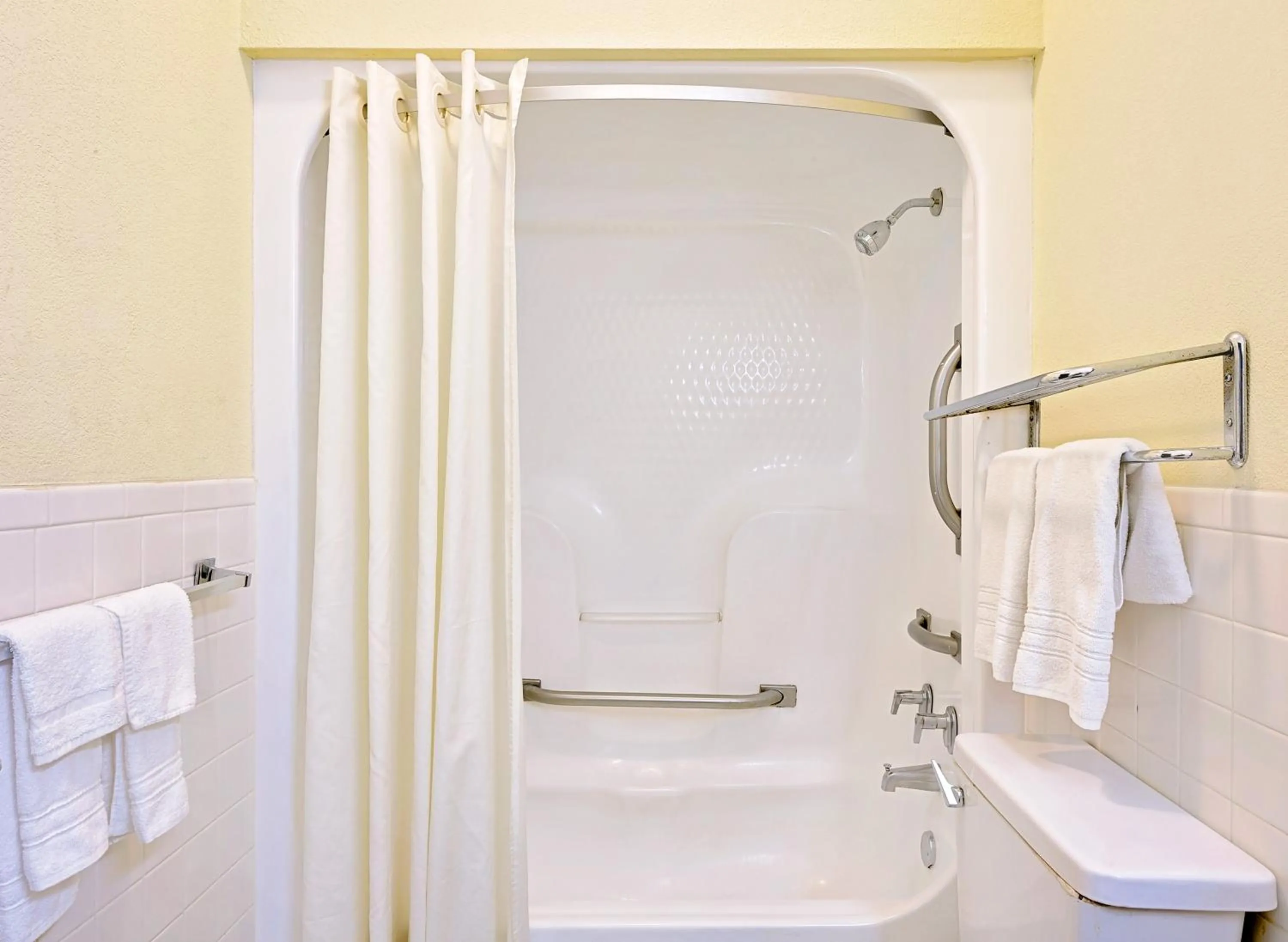 Double Room with Two Double Beds - Mobility Access/Non-Smoking in Super 8 by Wyndham Laurel