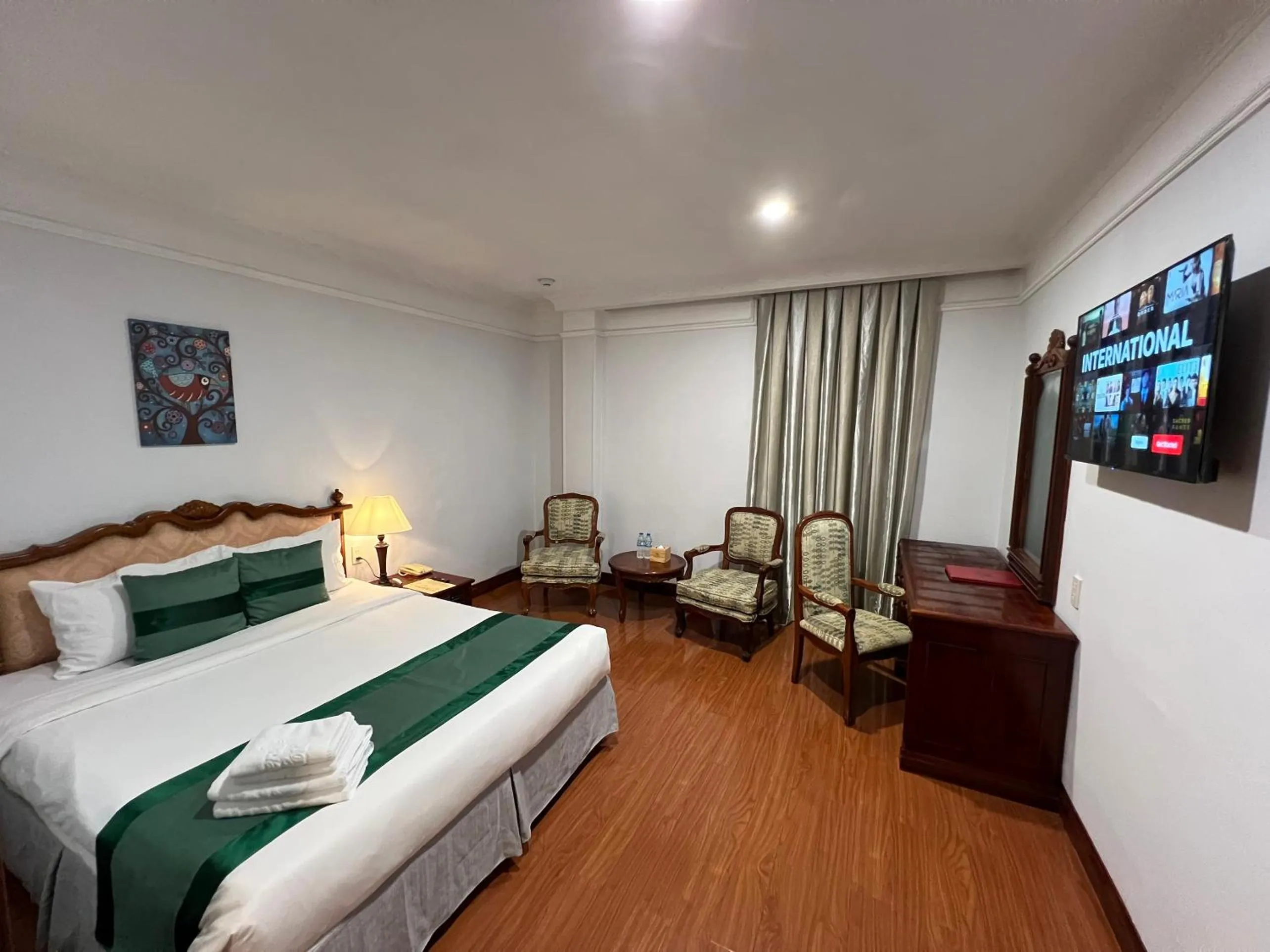 Deluxe Double or Twin Room in Riverside Hotel Saigon