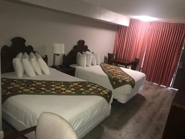 Queen Room with Two Queen Beds in Alamar Resort Inn