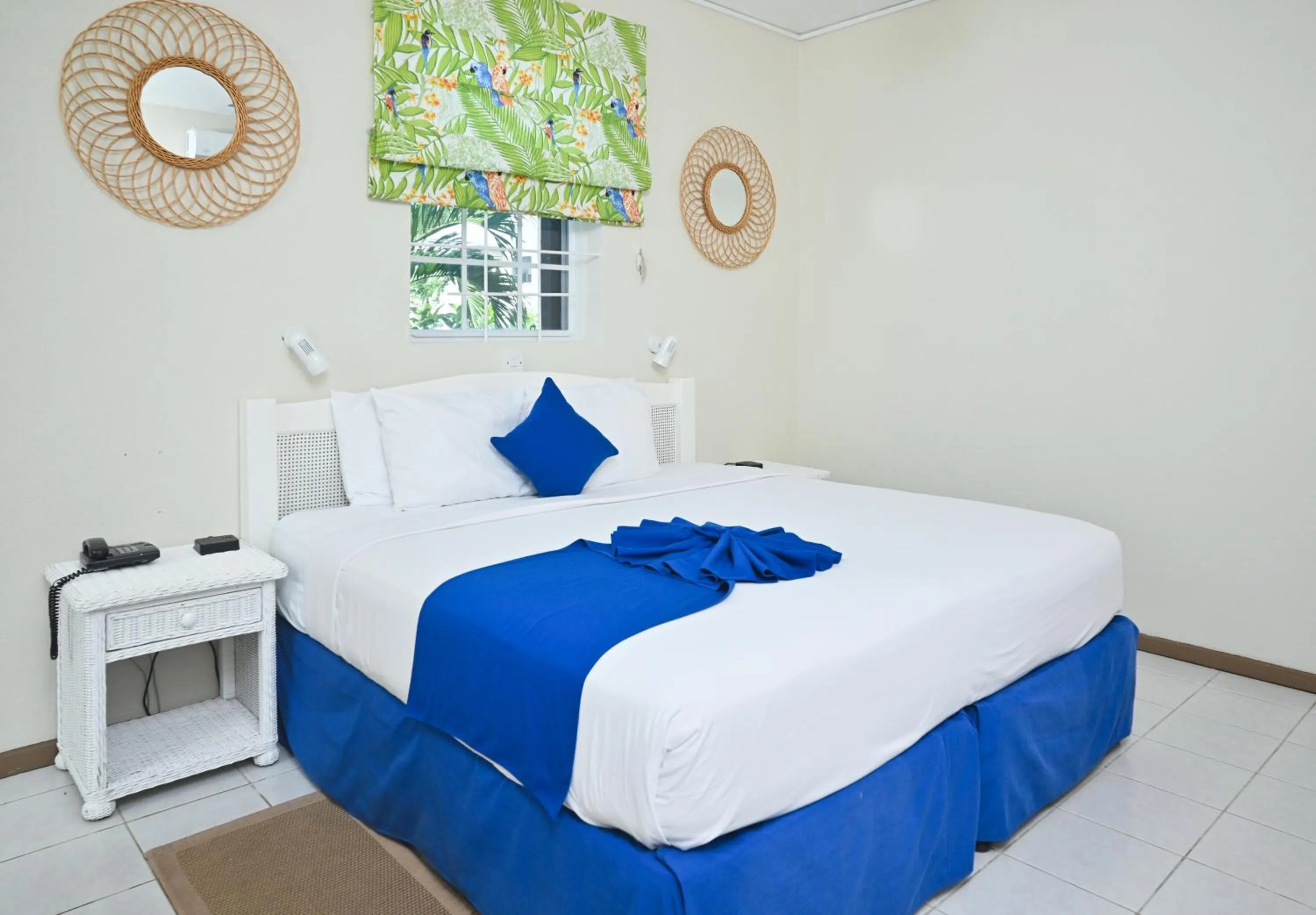 Deluxe King Studio in Melbourne Inn