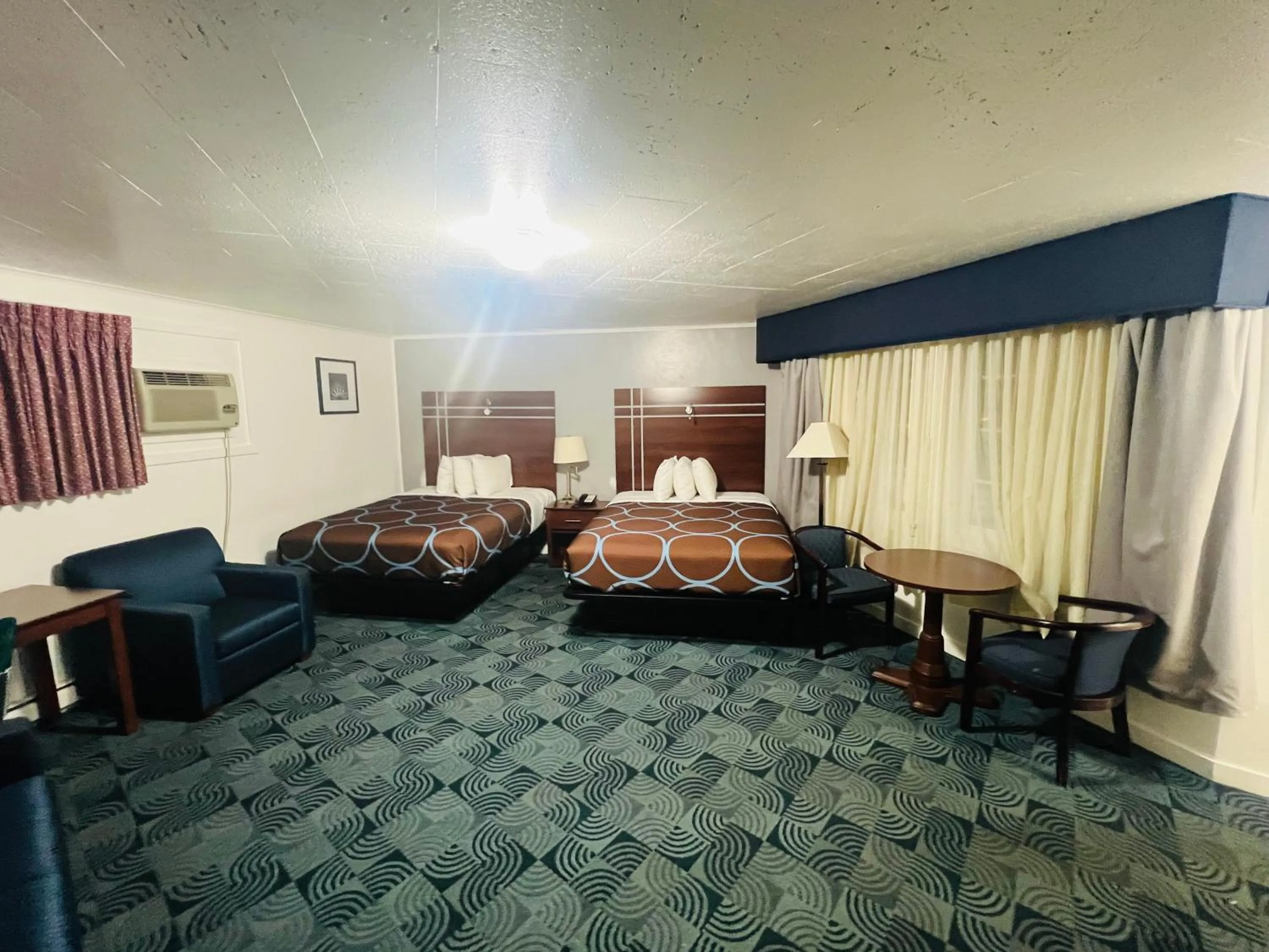 Queen Room with Two Queen Beds and Sofa Bed in Berkshire Inn