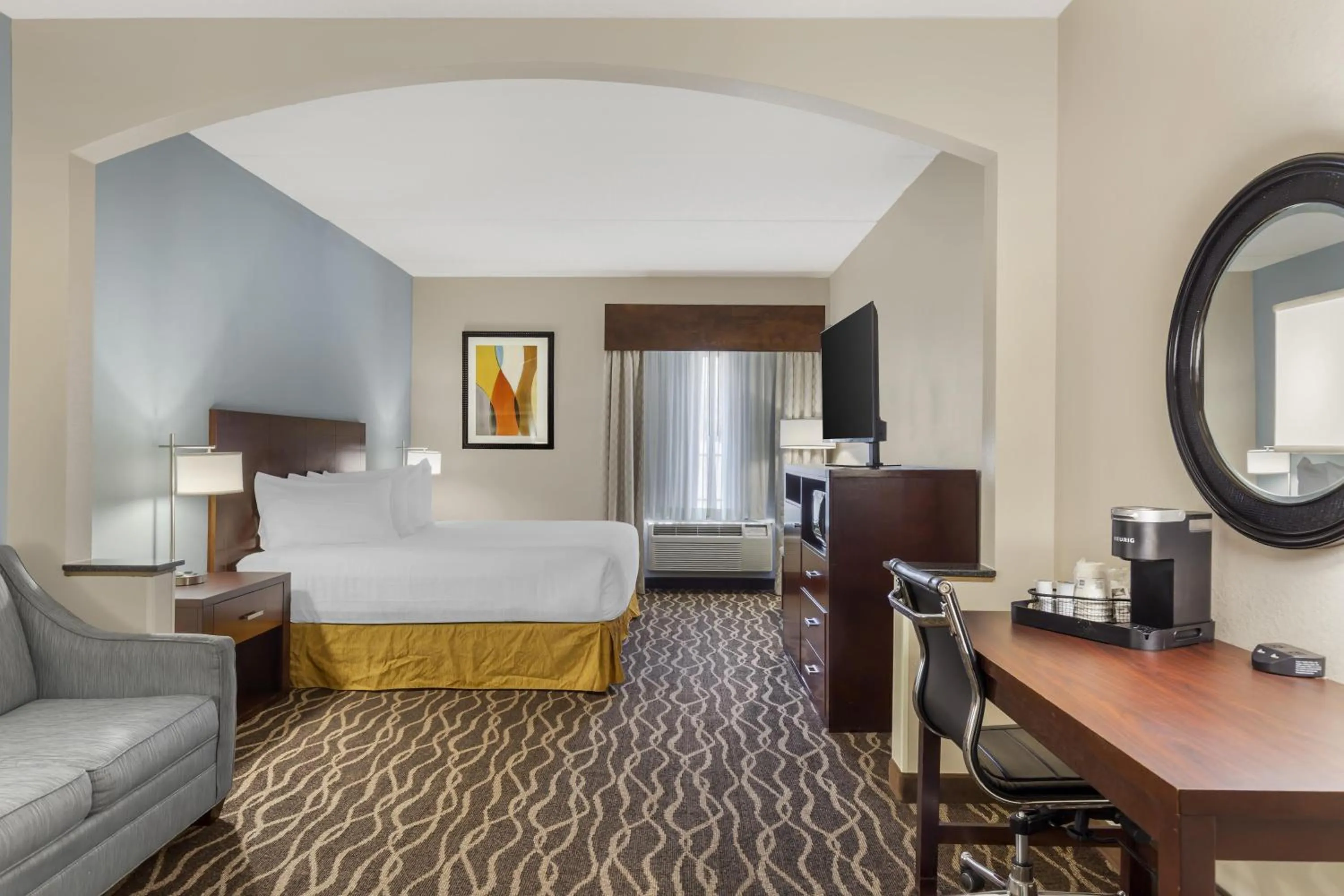 King Suite with Roll-In Shower and Sofa Bed - Disability Access/Non-Smoking in Best Western Plus Suites Greenville