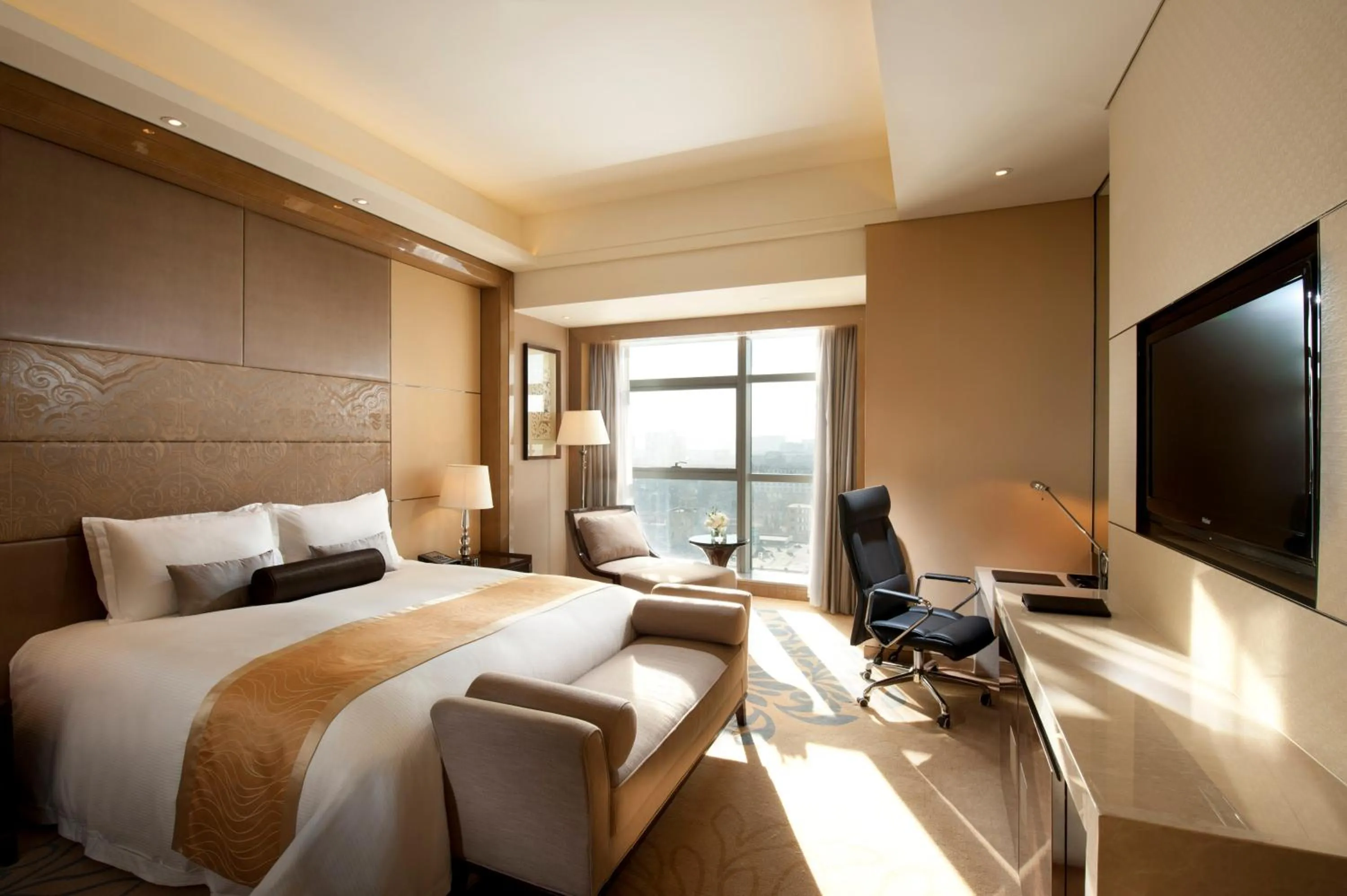 Executive King Room with Access to the Executive Lounge in Wanda Realm Langfang